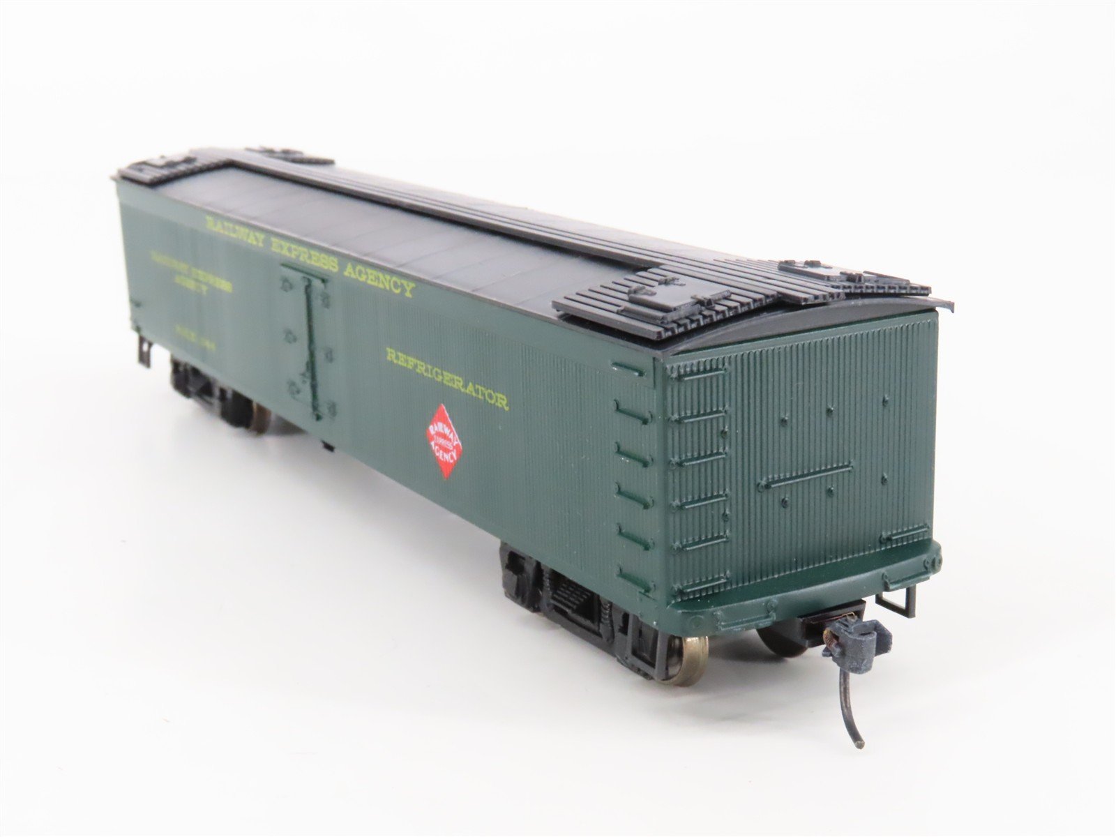 HO Scale Roundhouse 3610 REX Railway Express Agency 50' Reefer #344 - Upgraded