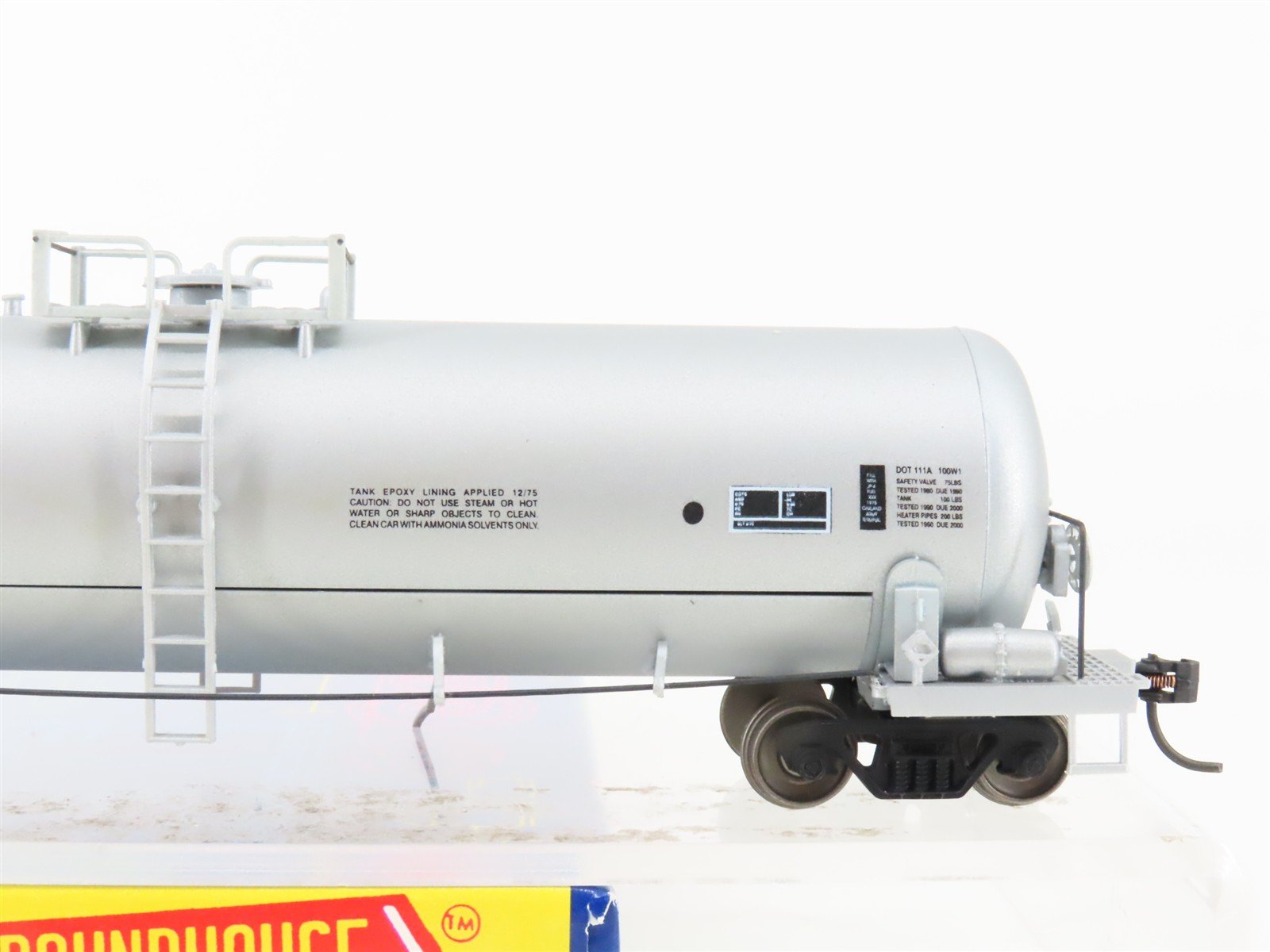 HO Scale Roundhouse 7827 DODX 50' Modern Tank Car #14227 - Upgraded