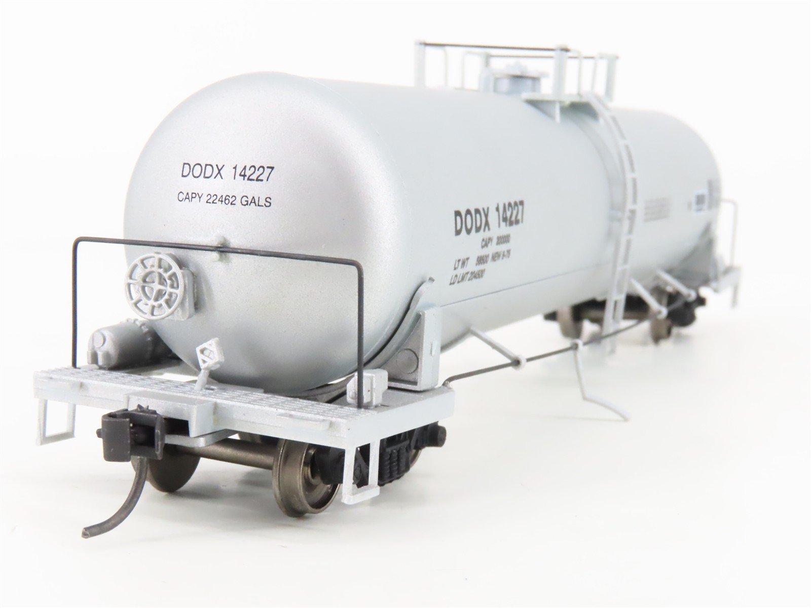 HO Scale Roundhouse 7827 DODX 50' Modern Tank Car #14227 - Upgraded