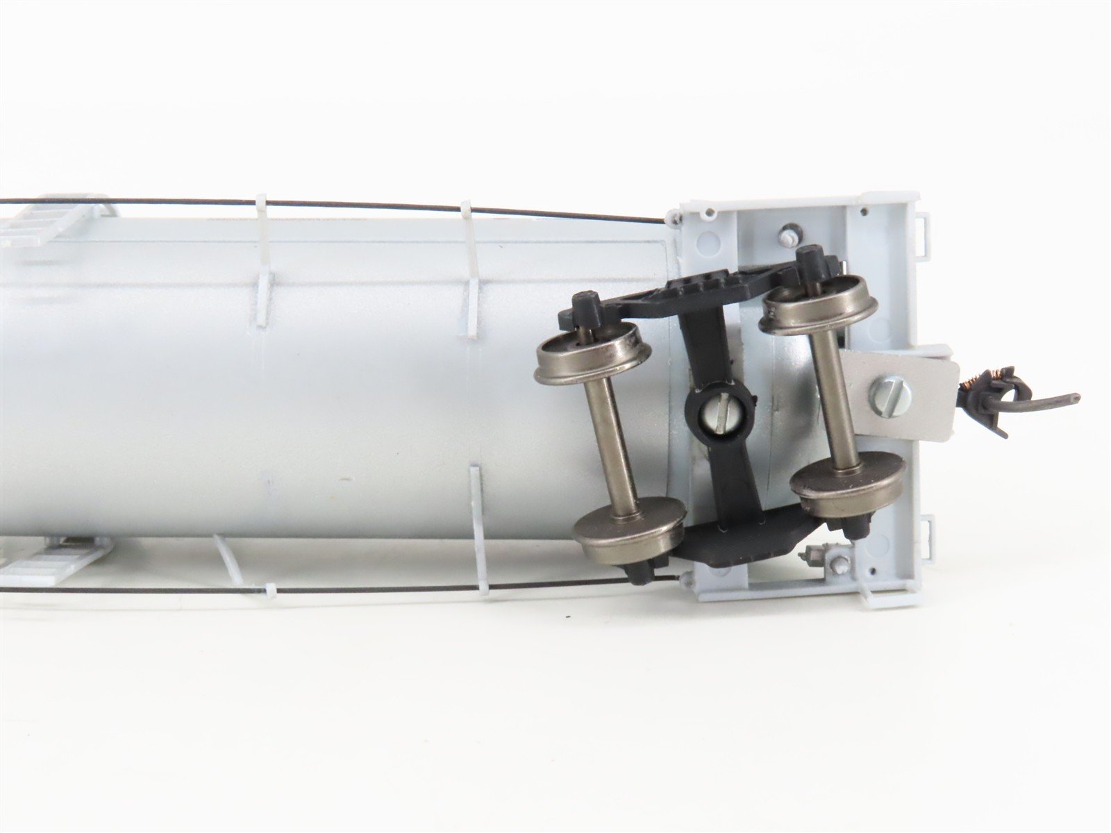 HO Scale Roundhouse 7827 DODX 50' Modern Tank Car #14227 - Upgraded