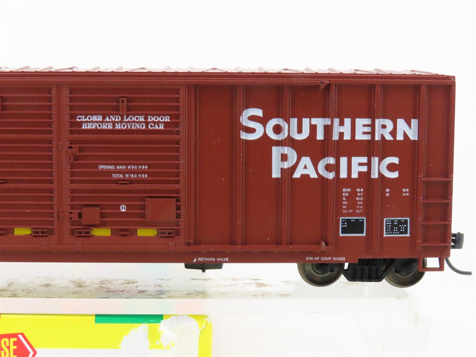 HO Scale Roundhouse J568 SP Southern Pacific 50' Box Car #246004 - Upgraded