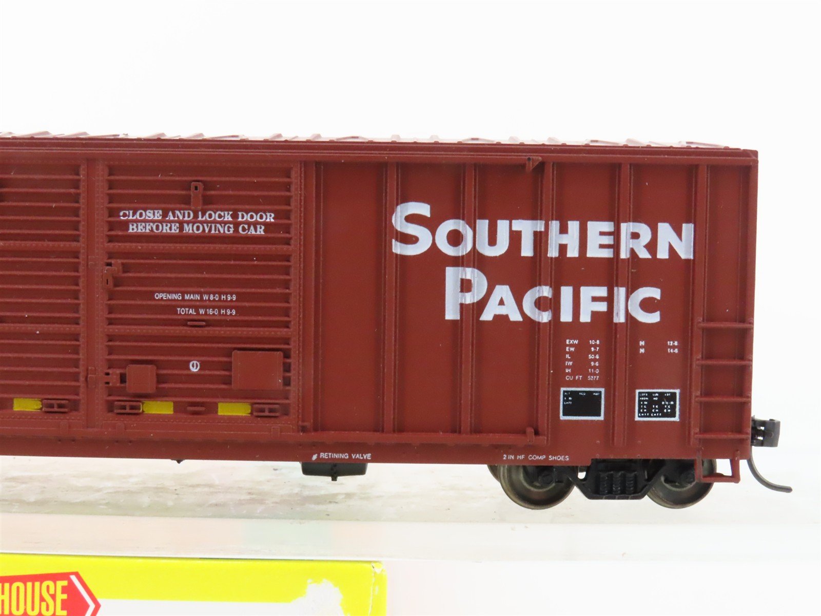 HO Scale Roundhouse J568 SP Southern Pacific 50' Box Car #246003 - Upgraded
