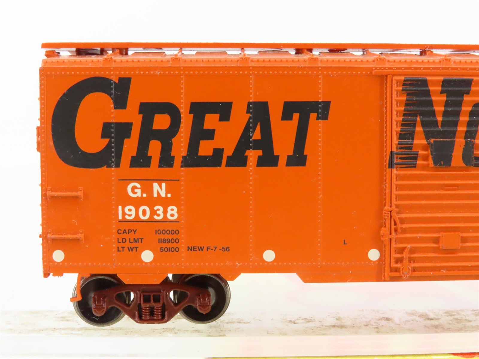 HO Scale Roundhouse DL1-1:98 GN Great Northern 40' Box Car #19038 - Upgraded