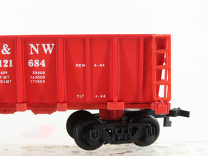 HO Scale Bachmann 77500 C&NW Chicago & North Western Railroad Ore Car #121684