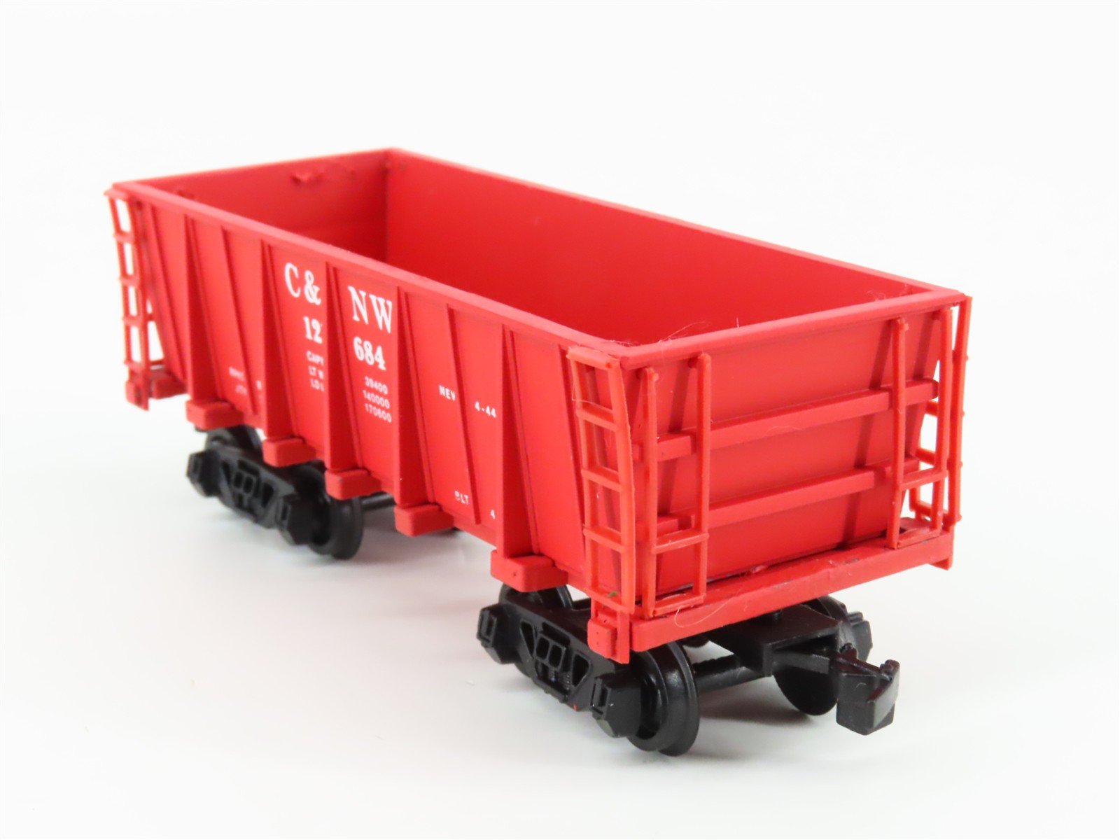 HO Scale Bachmann 77500 C&NW Chicago & North Western Railroad Ore Car #121684