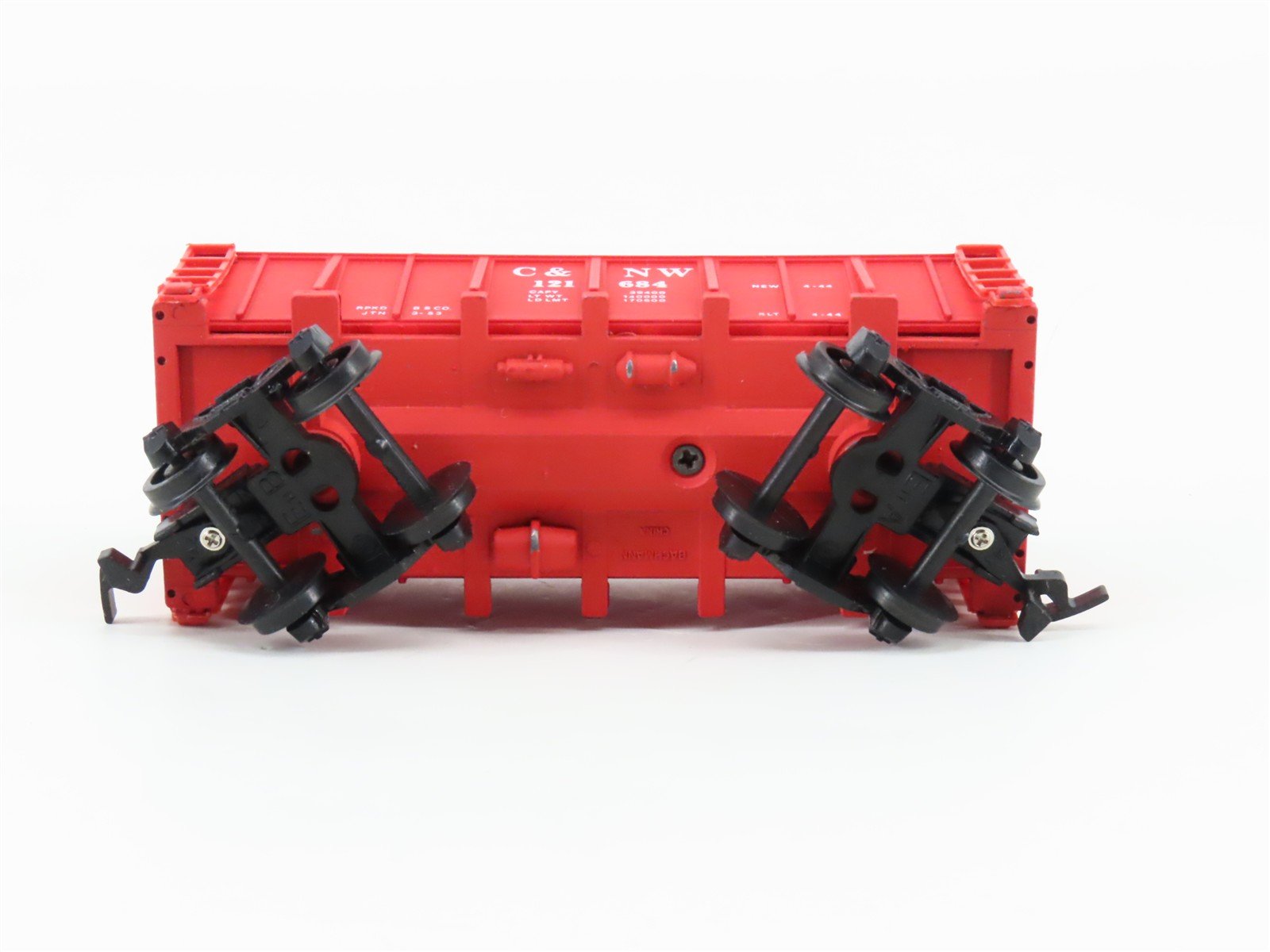 HO Scale Bachmann 77500 C&NW Chicago & North Western Railroad Ore Car #121684