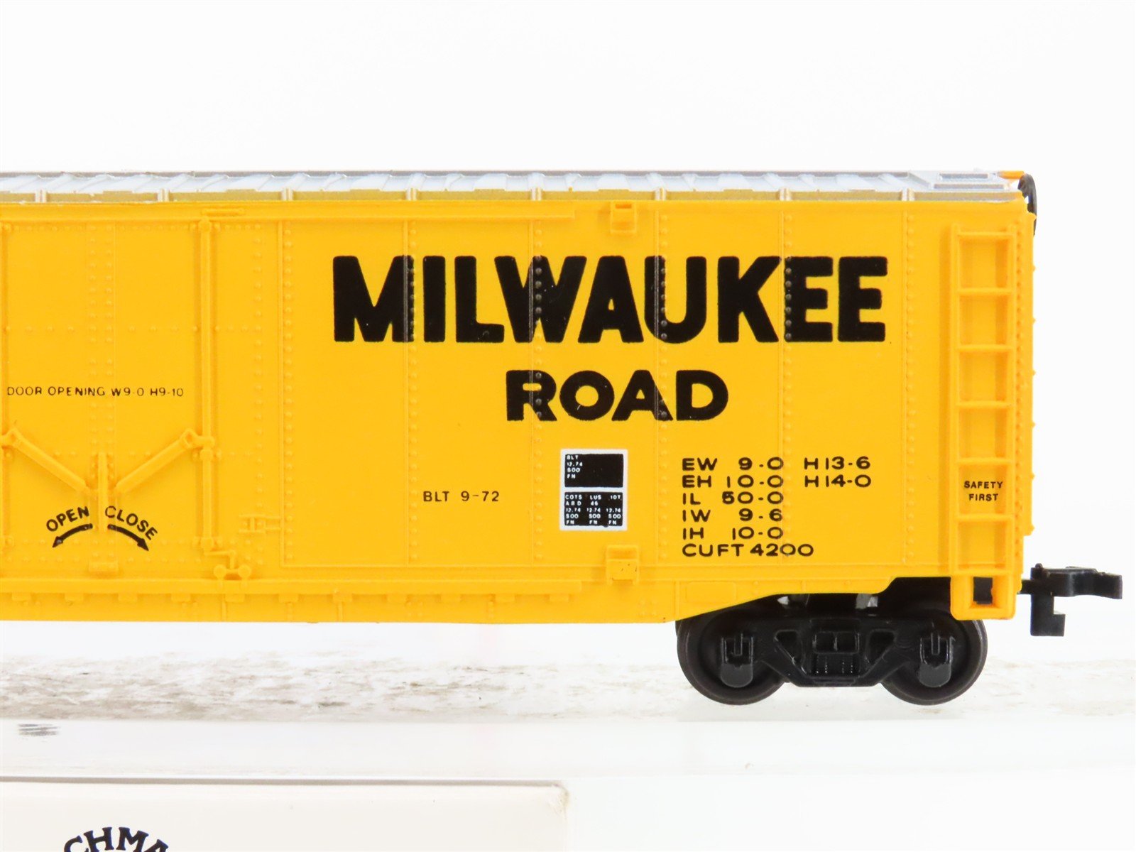HO Scale Bachmann MILW Milwaukee Road Single Plug Door Box Car #56500