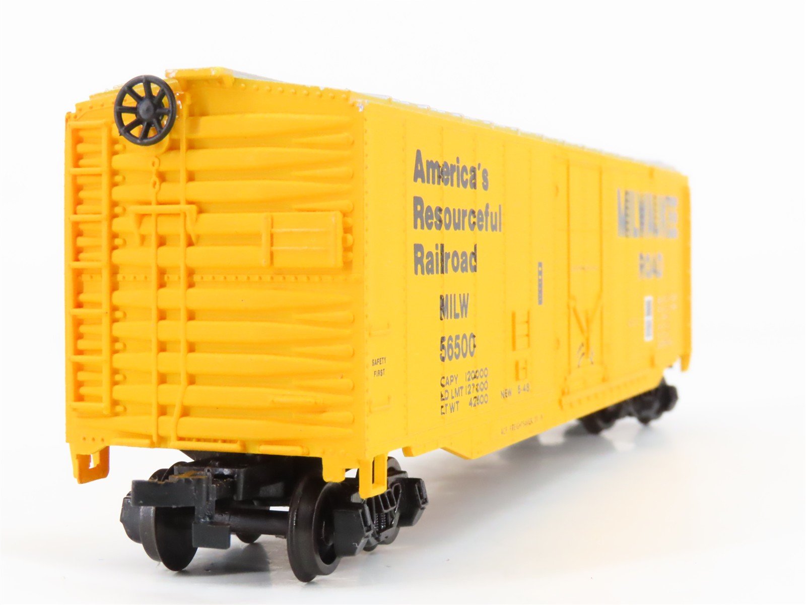 HO Scale Bachmann MILW Milwaukee Road Single Plug Door Box Car #56500