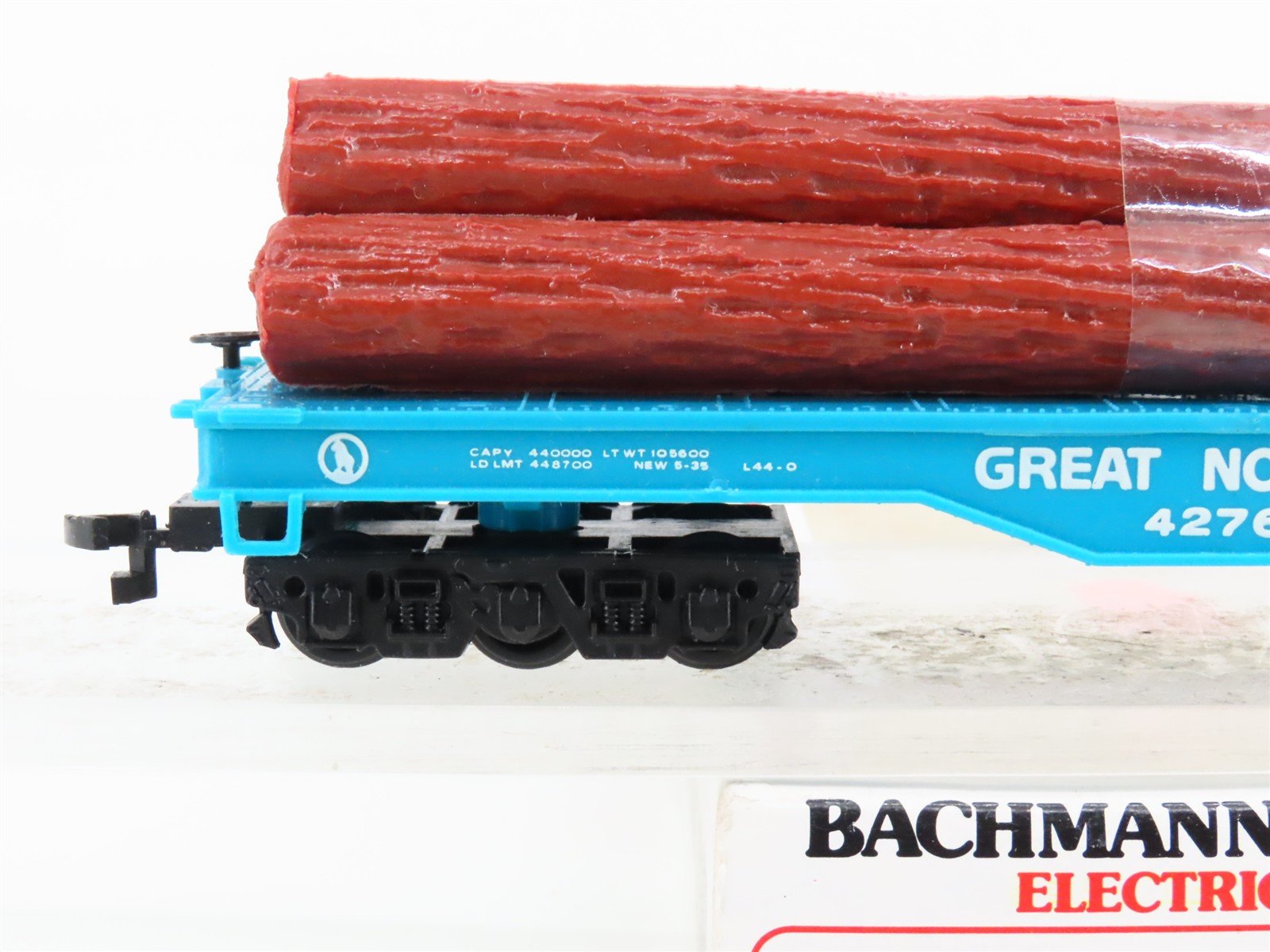 HO Scale Bachmann GN Great Northern Railway Flat Car #42764 w/ Log Load