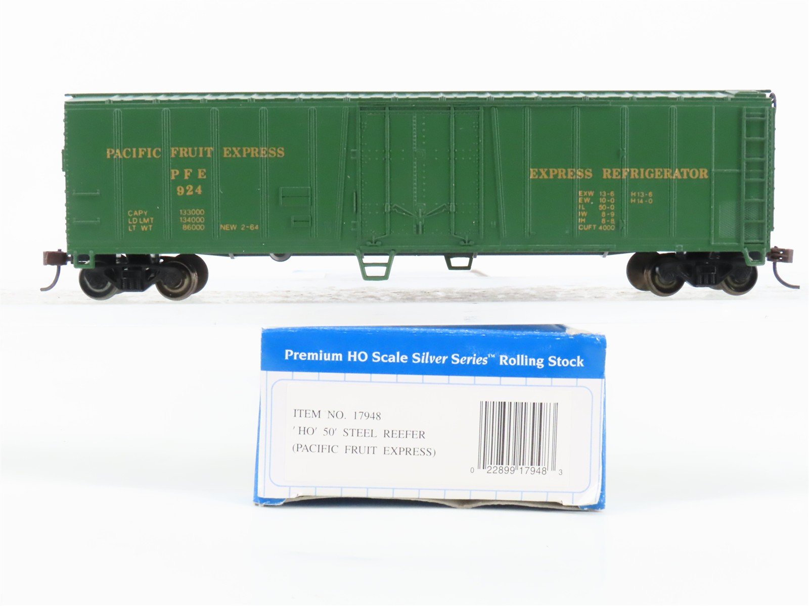 HO Bachmann Silver Series 17948 PFE Pacific Fruit Express Mechanical Reefer #924