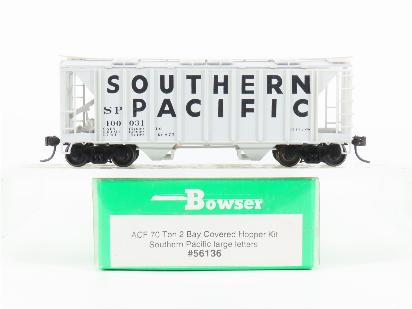 HO Scale Bowser 56136 SP Southern Pacific 2-Bay Covered Hopper #400031 -Upgraded