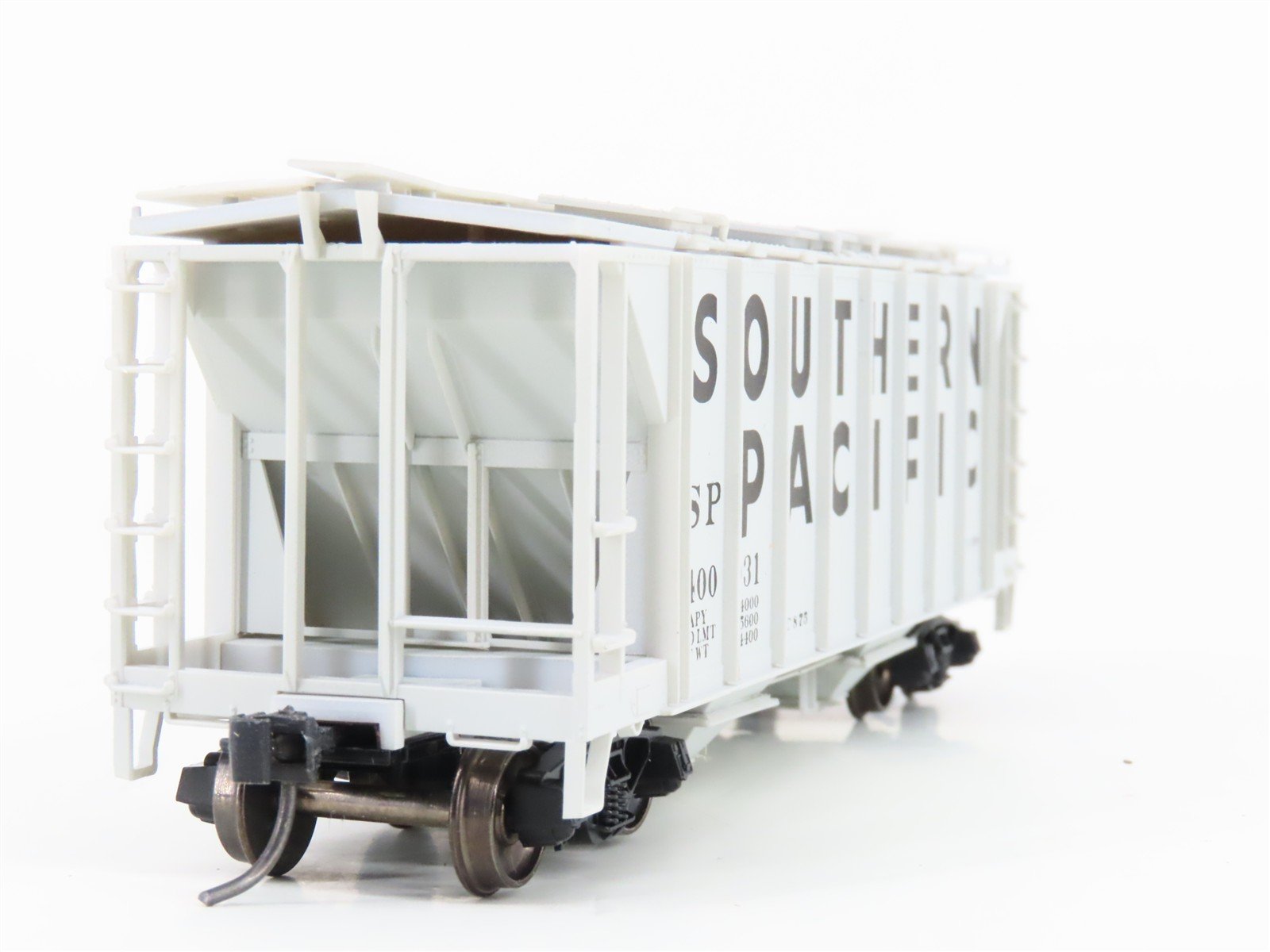 HO Scale Bowser 56136 SP Southern Pacific 2-Bay Covered Hopper #400031 -Upgraded