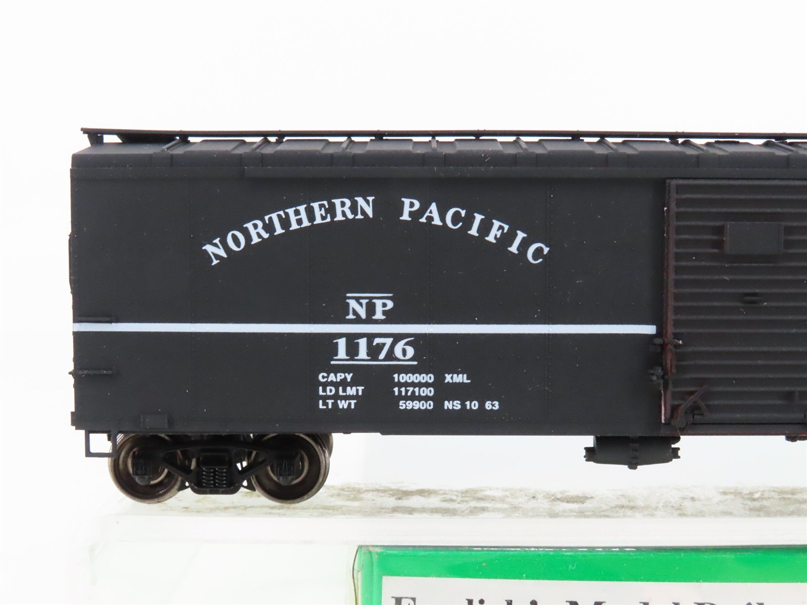 HO Scale Bowser English's 3-1504 NP Northern Pacific 50' Box Car #1176 -Upgraded