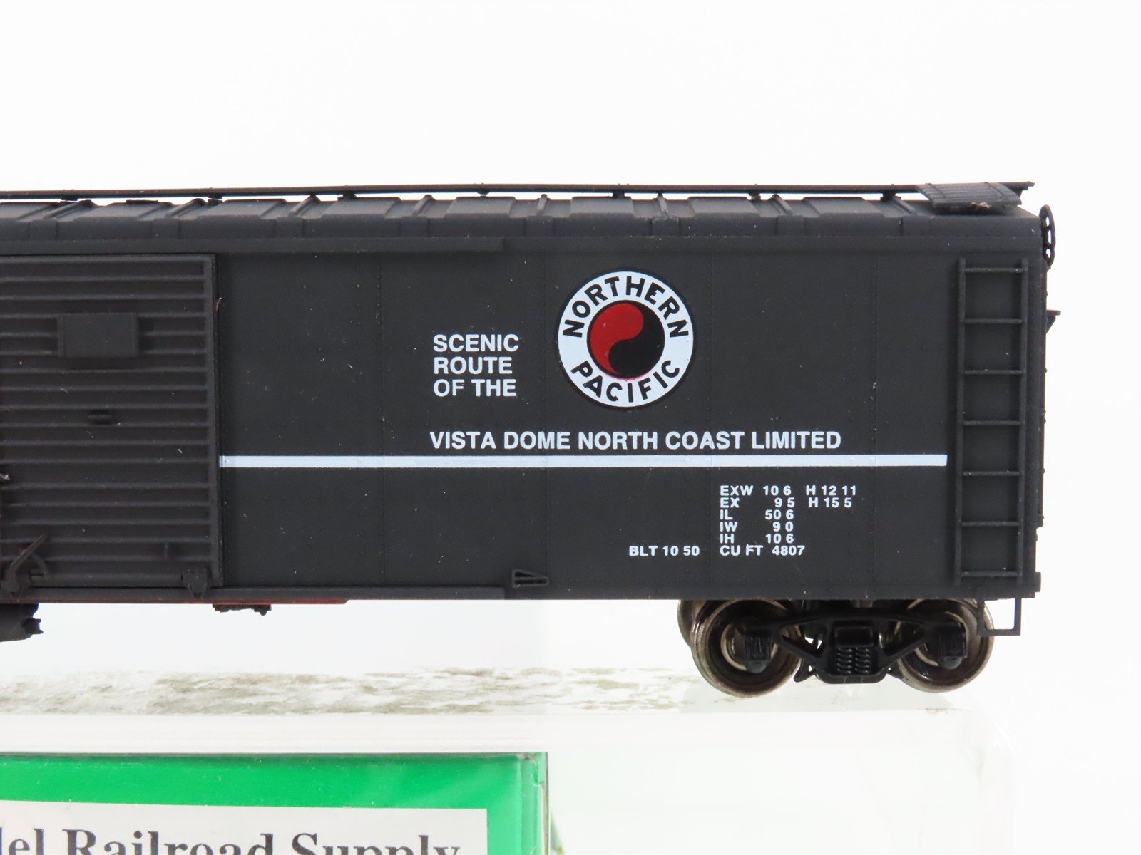 HO Scale Bowser English's 3-1504 NP Northern Pacific 50' Box Car #1176 -Upgraded