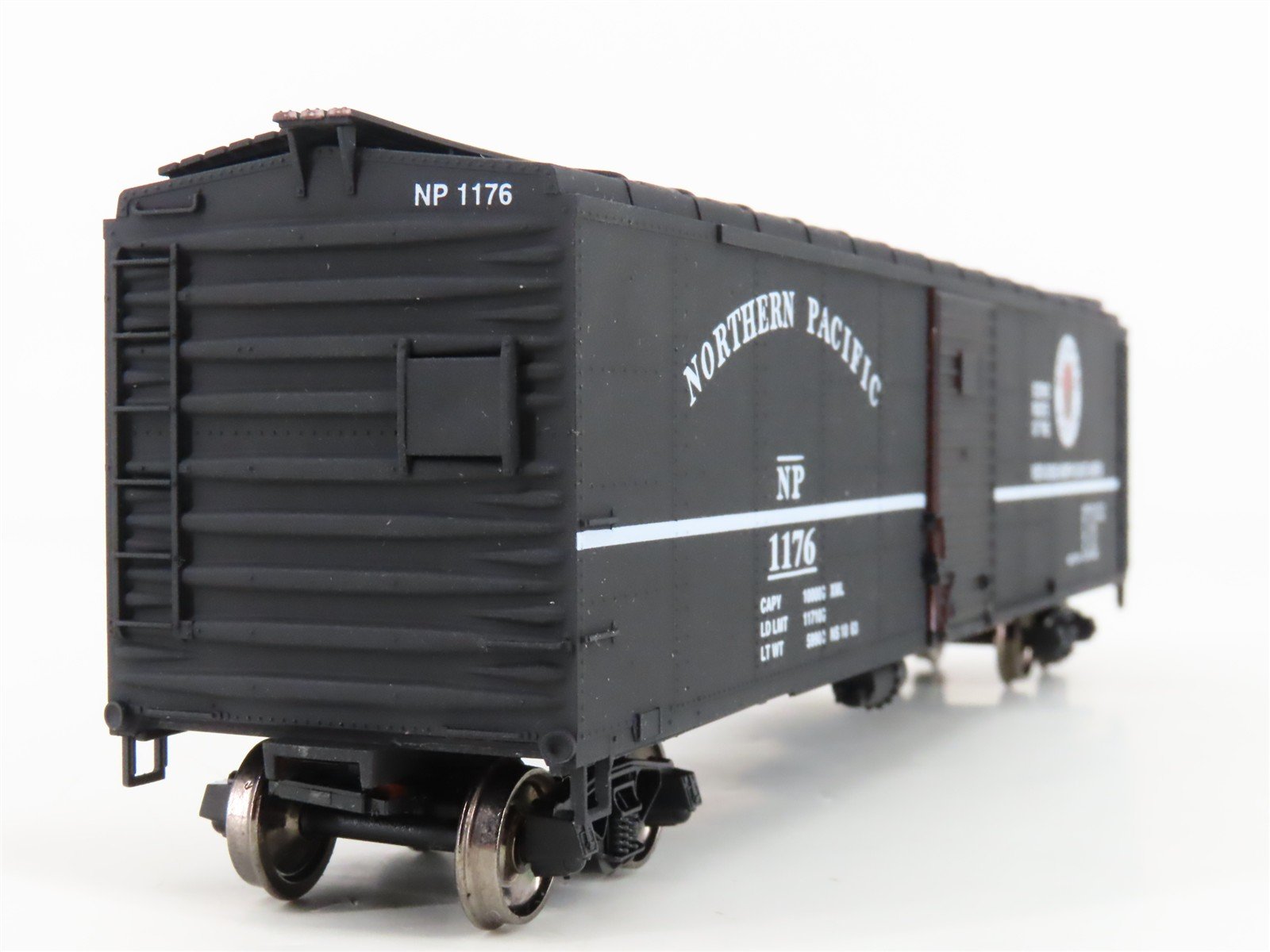 HO Scale Bowser English's 3-1504 NP Northern Pacific 50' Box Car #1176 -Upgraded