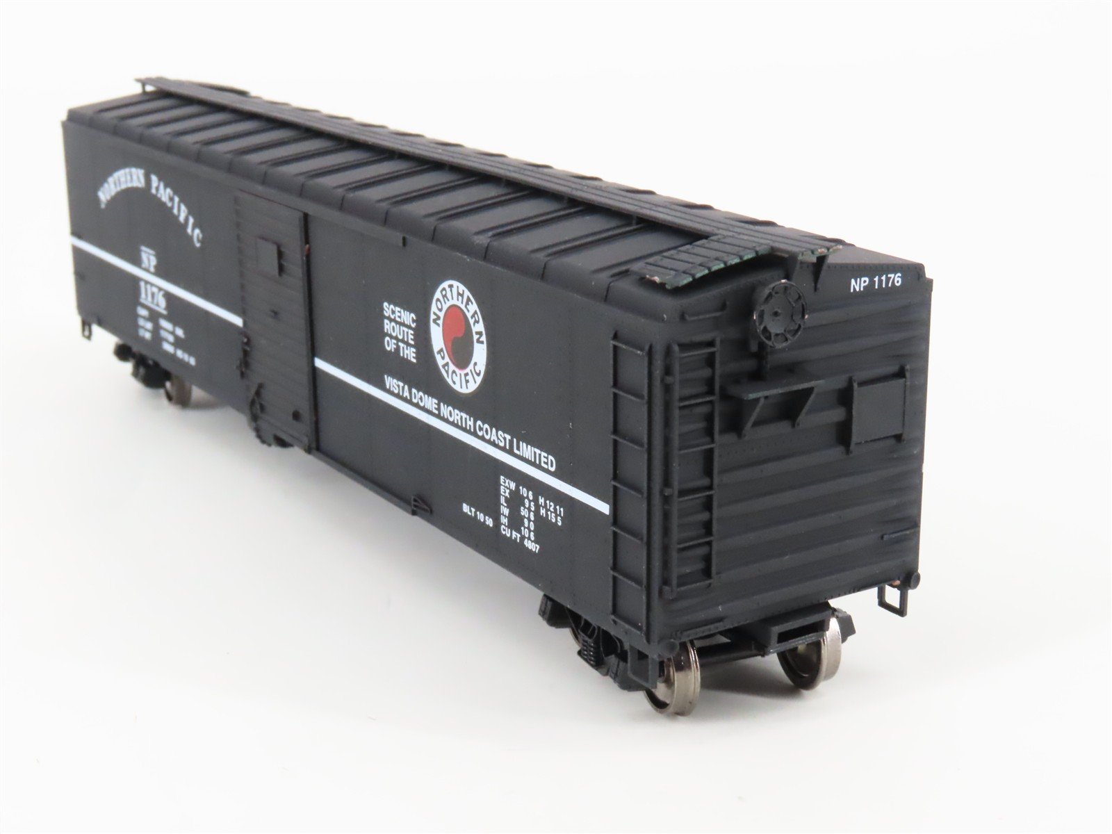 HO Scale Bowser English's 3-1504 NP Northern Pacific 50' Box Car #1176 -Upgraded