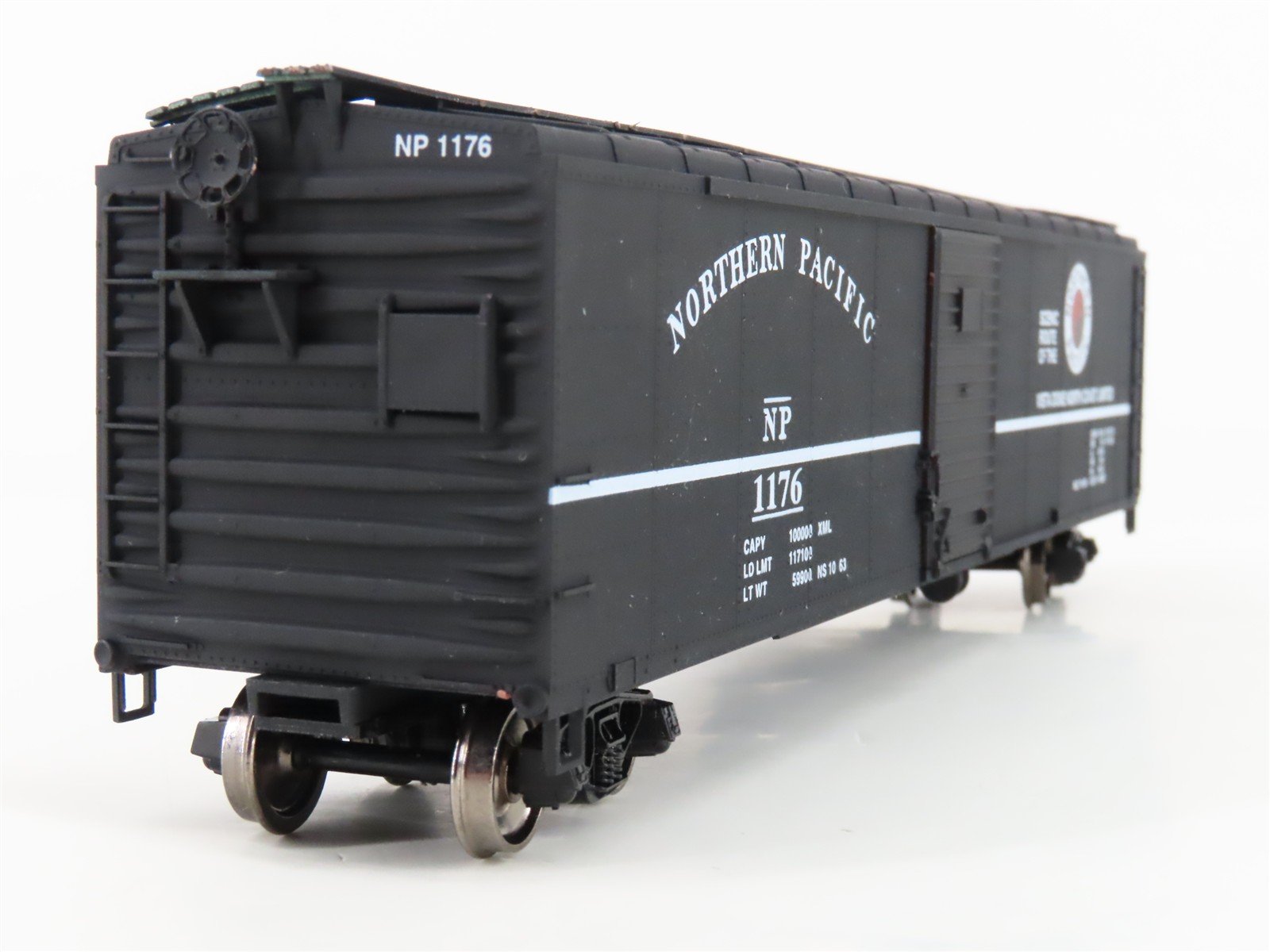 HO Scale Bowser English's 3-1504 NP Northern Pacific 50' Box Car #1176 -Upgraded