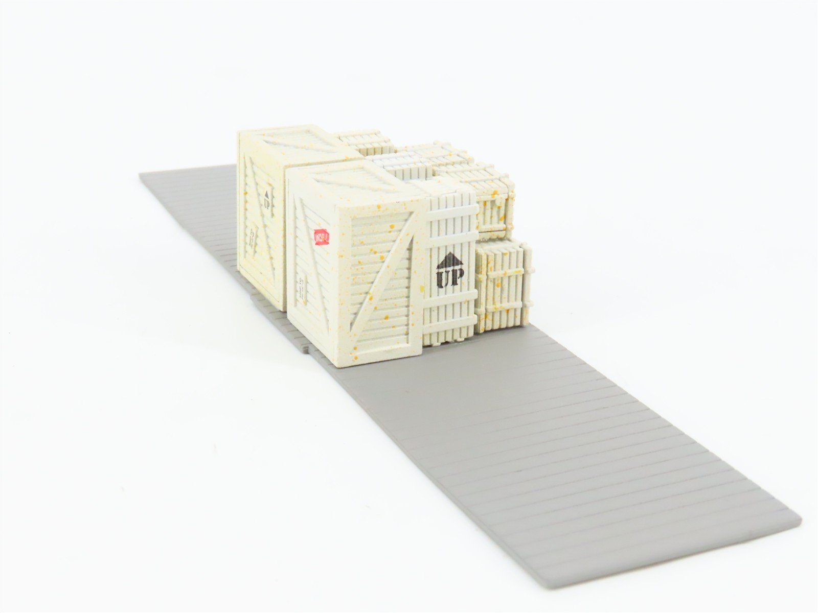 HO Scale Ertl 4272 Large Vertical Crates Box Car Load