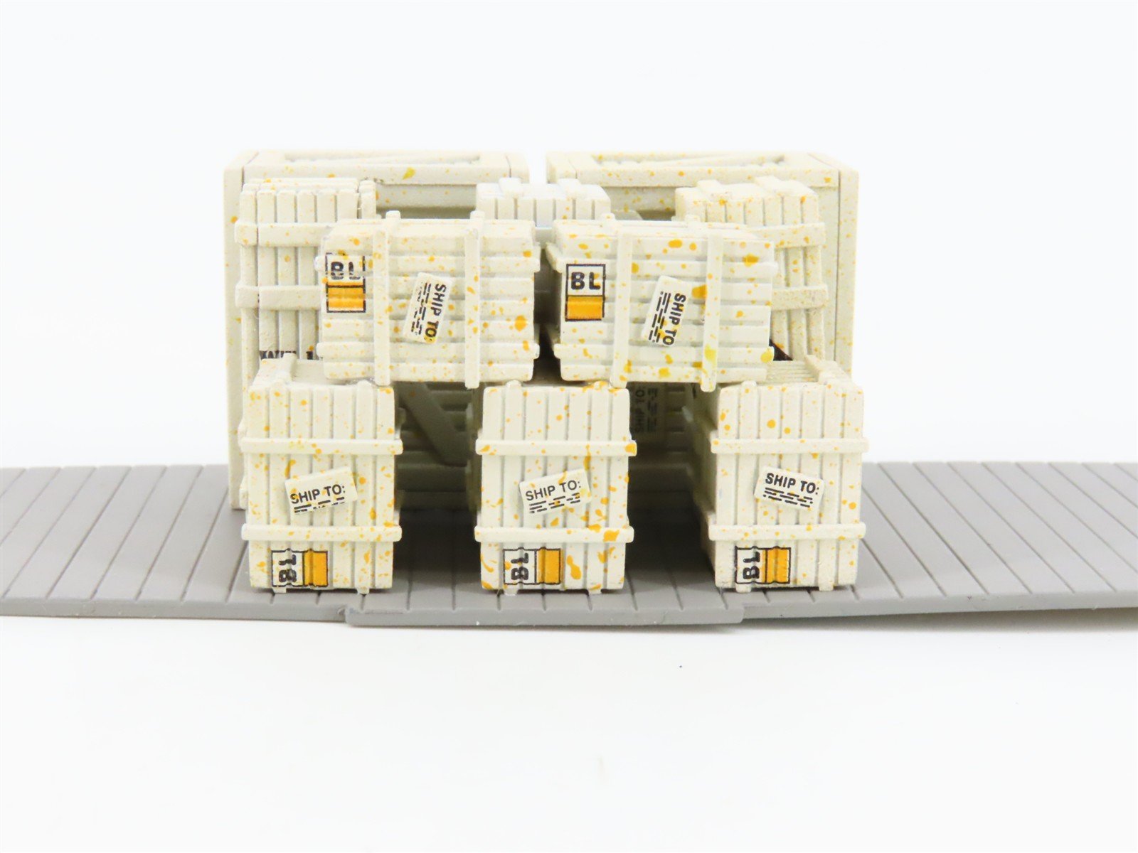 HO Scale Ertl 4272 Large Vertical Crates Box Car Load