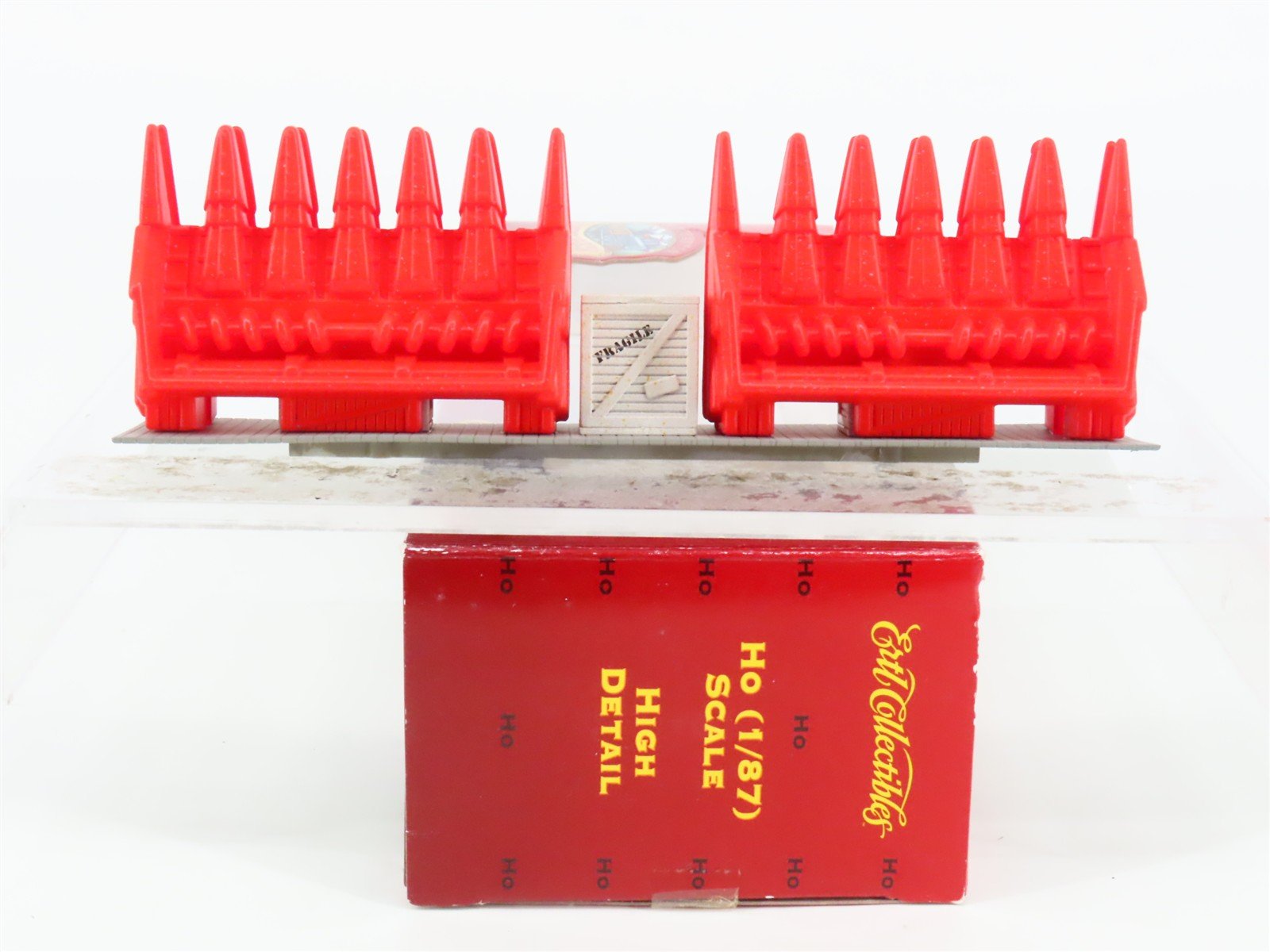 HO Scale Ertl 4063 Six-Row Cornheads Flat Car Load