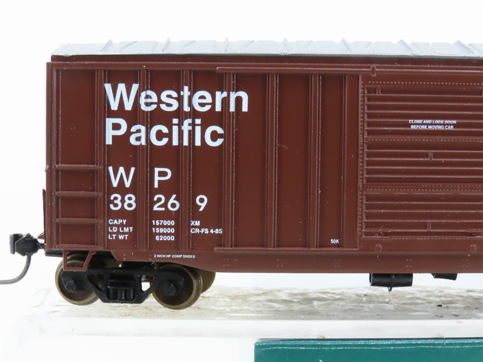 HO Scale LBF 1223 WP Western Pacific Feather 52' Double Door Box Car #38269