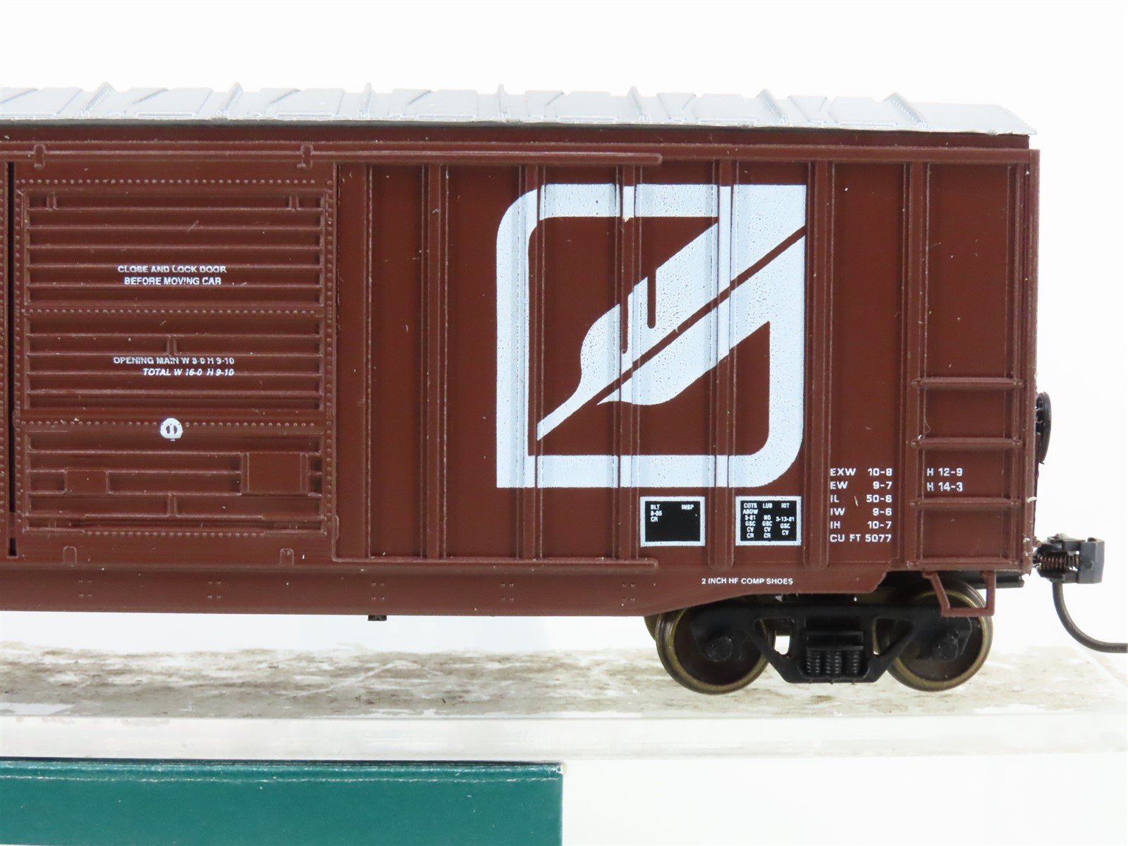HO Scale LBF 1223 WP Western Pacific Feather 52' Double Door Box Car #38269