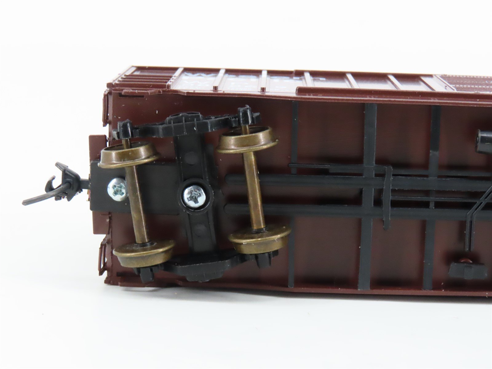 HO Scale LBF 1223 WP Western Pacific Feather 52' Double Door Box Car #38269