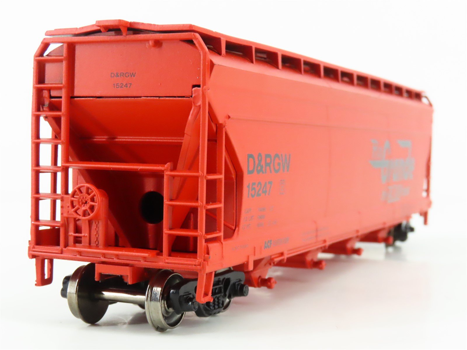 HO Scale Athearn 1906 D&RGW Rio Grande Centerflow 4-Bay Covered Hopper #15247