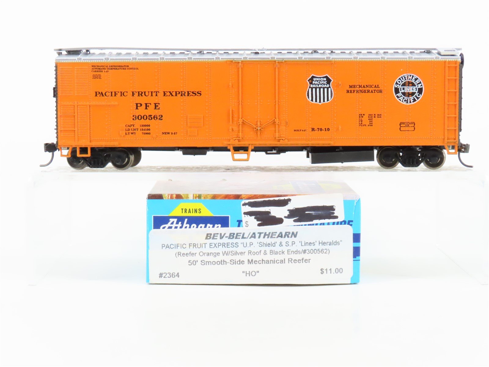 HO Scale Athearn Bev-Bel 2364 SP UP PFE Pacific Fruit Express 50' Reefer #300562