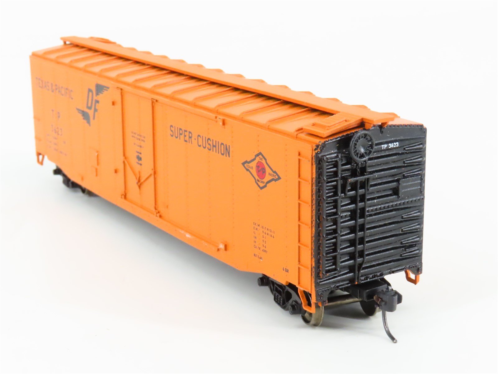 HO Scale Athearn Rail Runner 182 TP Texas & Pacific 50' Plug Door Box Car #3623