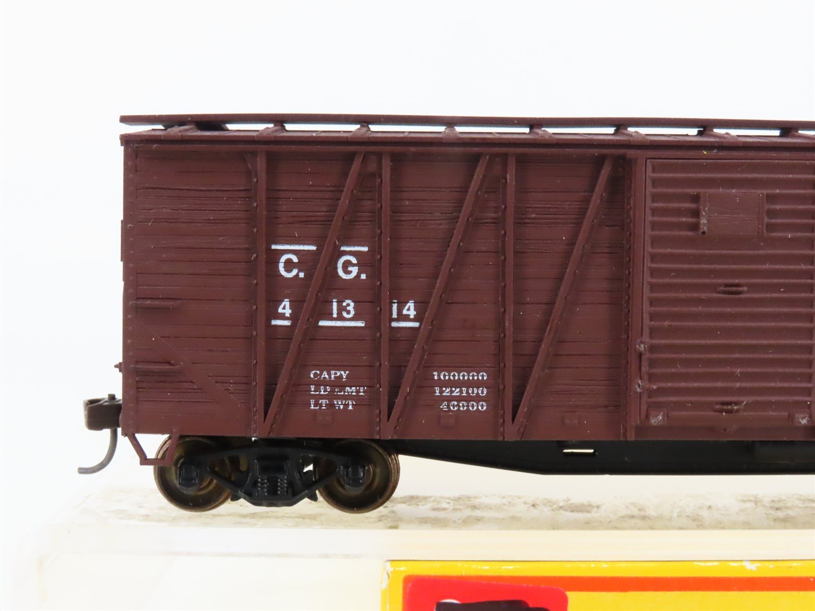 HO Accurail 4407 CG Central of Georgia 40' O/B Wood Box Car #4407 - Upgraded
