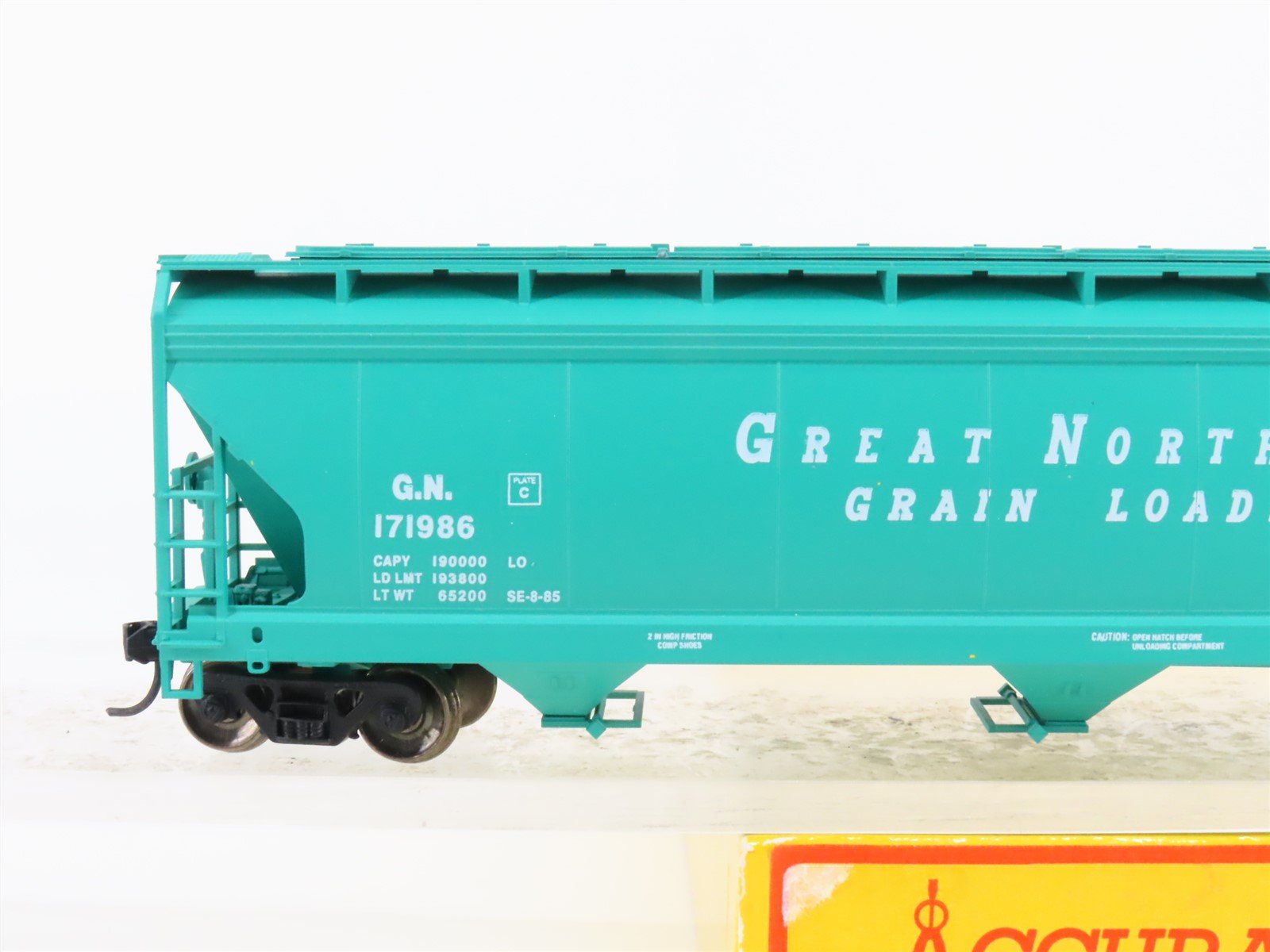 HO Accurail 2010 GN Great North Grain 3-Bay Covered Hopper #171986 - Upgraded