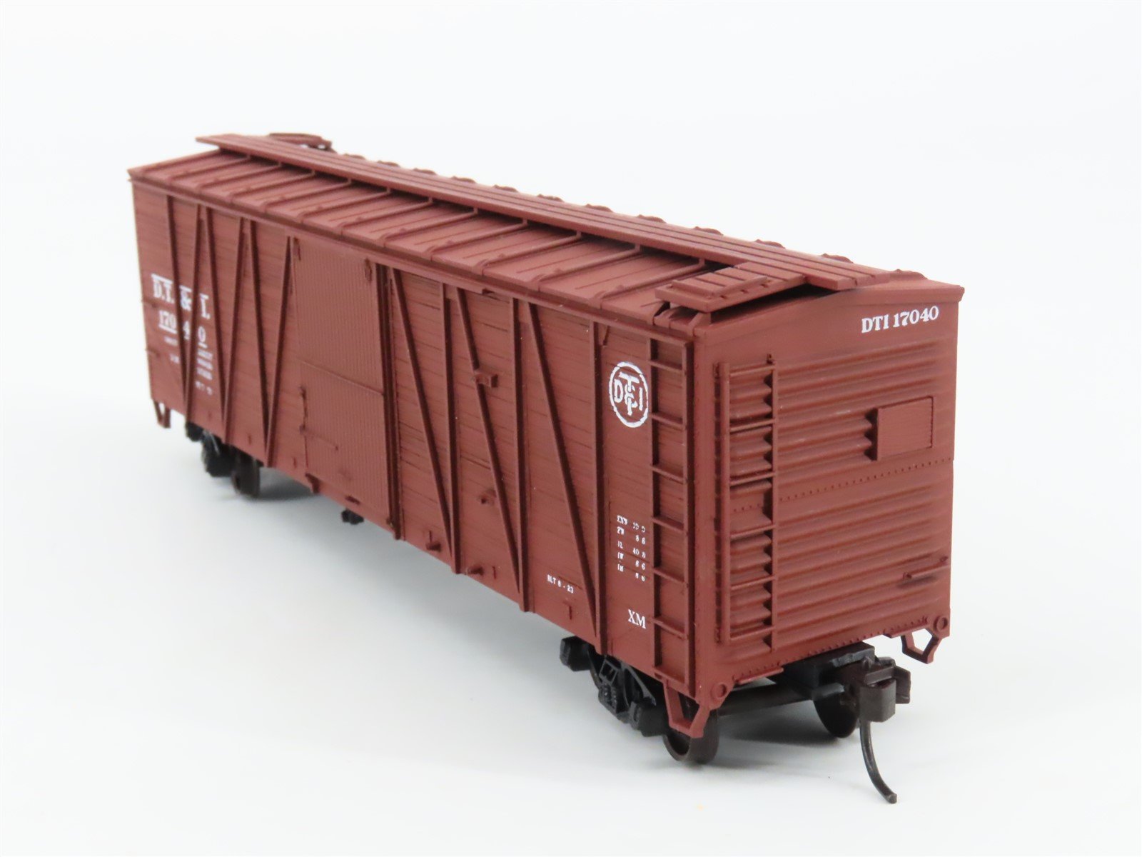 HO Scale Accurail 4220 DT&I Detroit Toledo & Ironton 40' OB Wood Box Car #17040