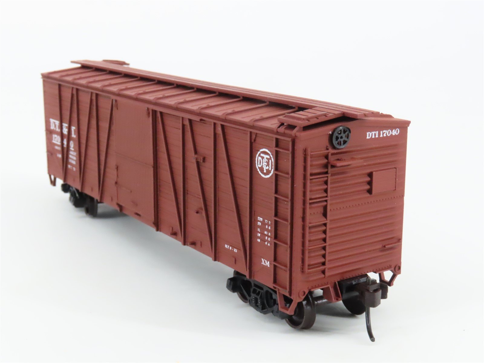 HO Scale Accurail 4220 DT&I Detroit Toledo & Ironton 40' OB Wood Box Car #17040