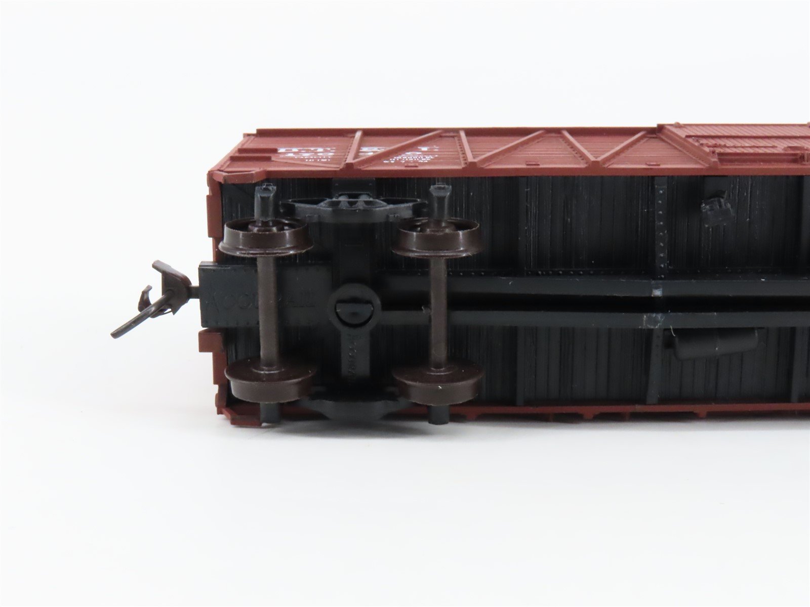 HO Scale Accurail 4220 DT&I Detroit Toledo & Ironton 40' OB Wood Box Car #17040