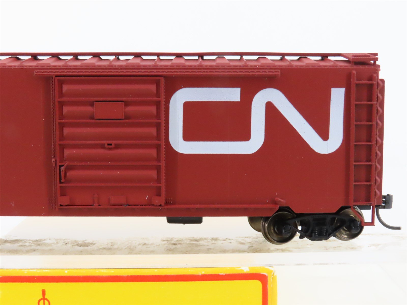 HO Scale Accurail 3413 CN Canadian National 40' Steel Box Car #560171 - Upgraded