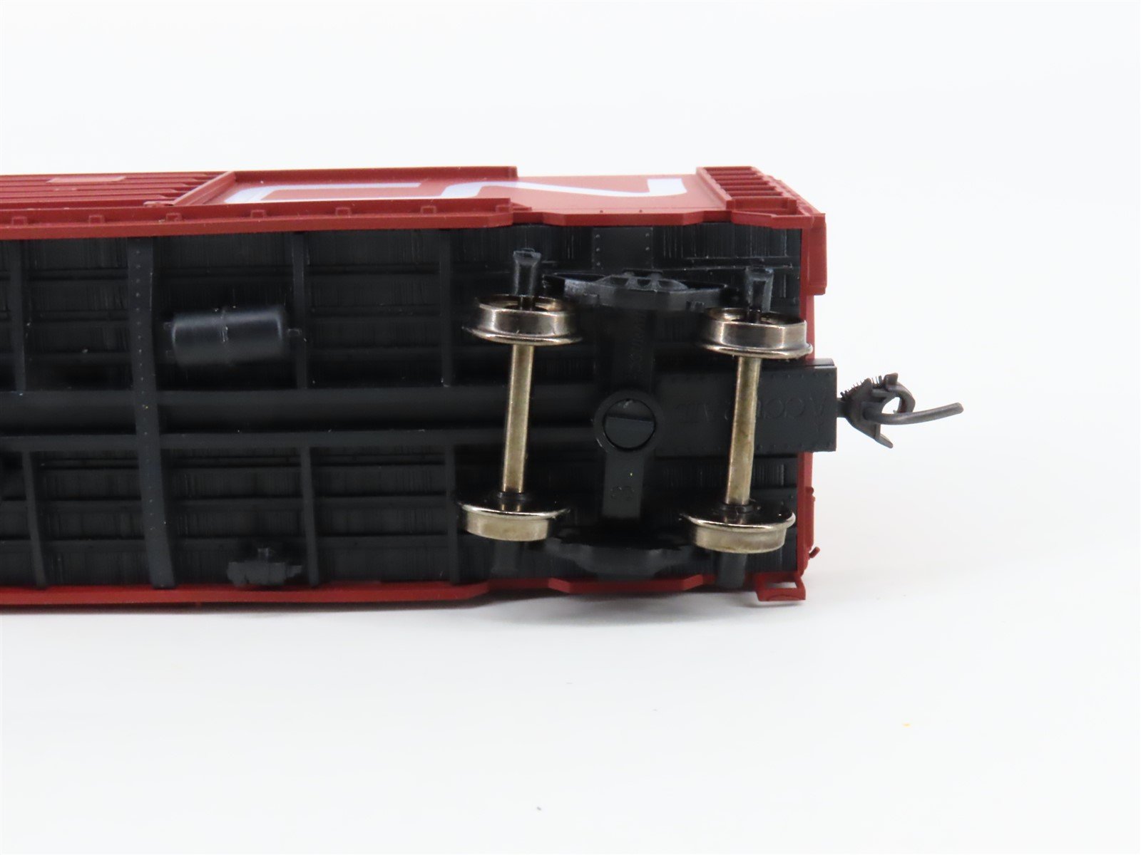 HO Scale Accurail 3413 CN Canadian National 40' Steel Box Car #560171 - Upgraded