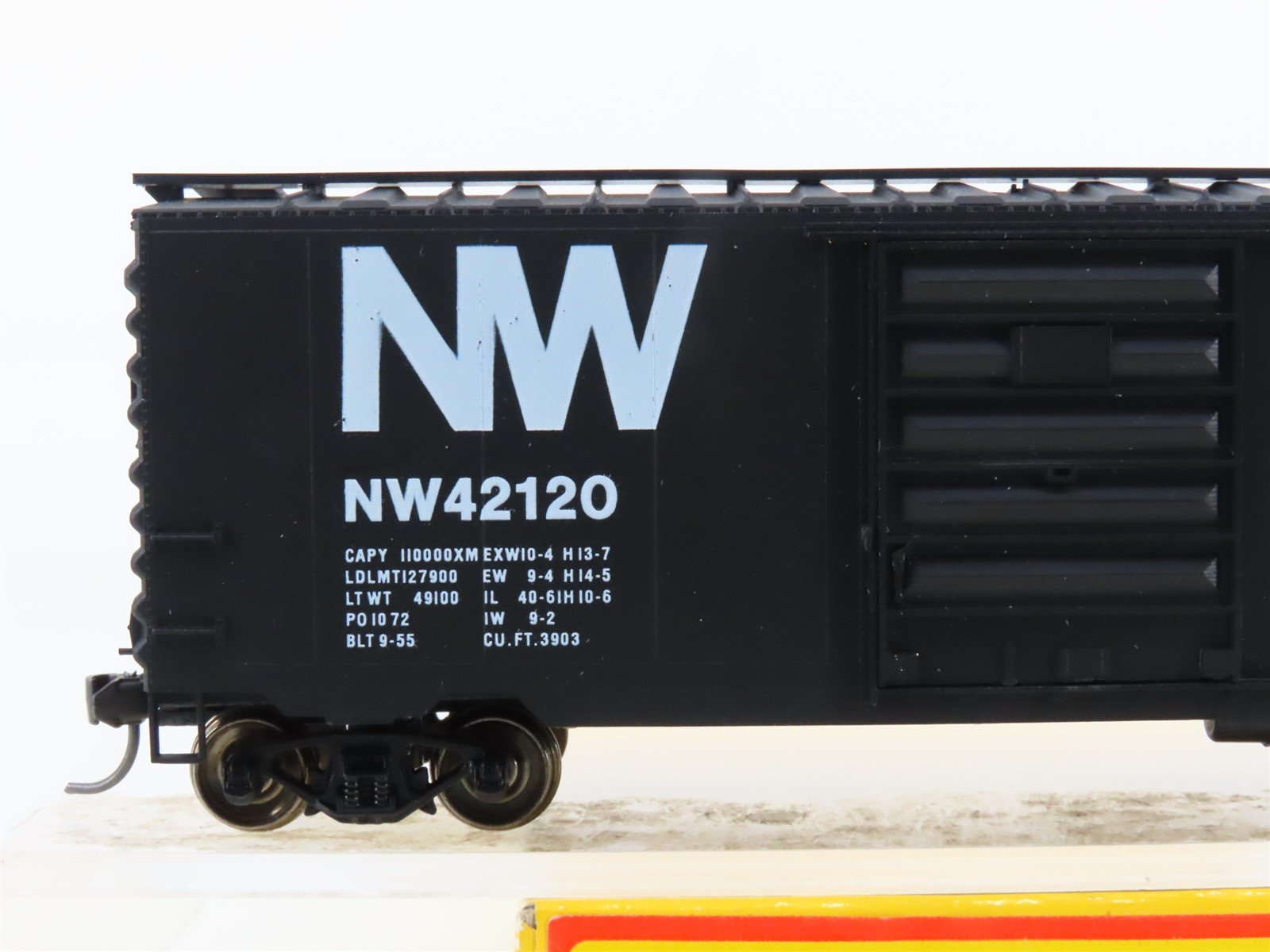 HO Scale Accurail 3415 N&W Norfolk & Western 40' PS-1 Box Car #42120 - Upgraded