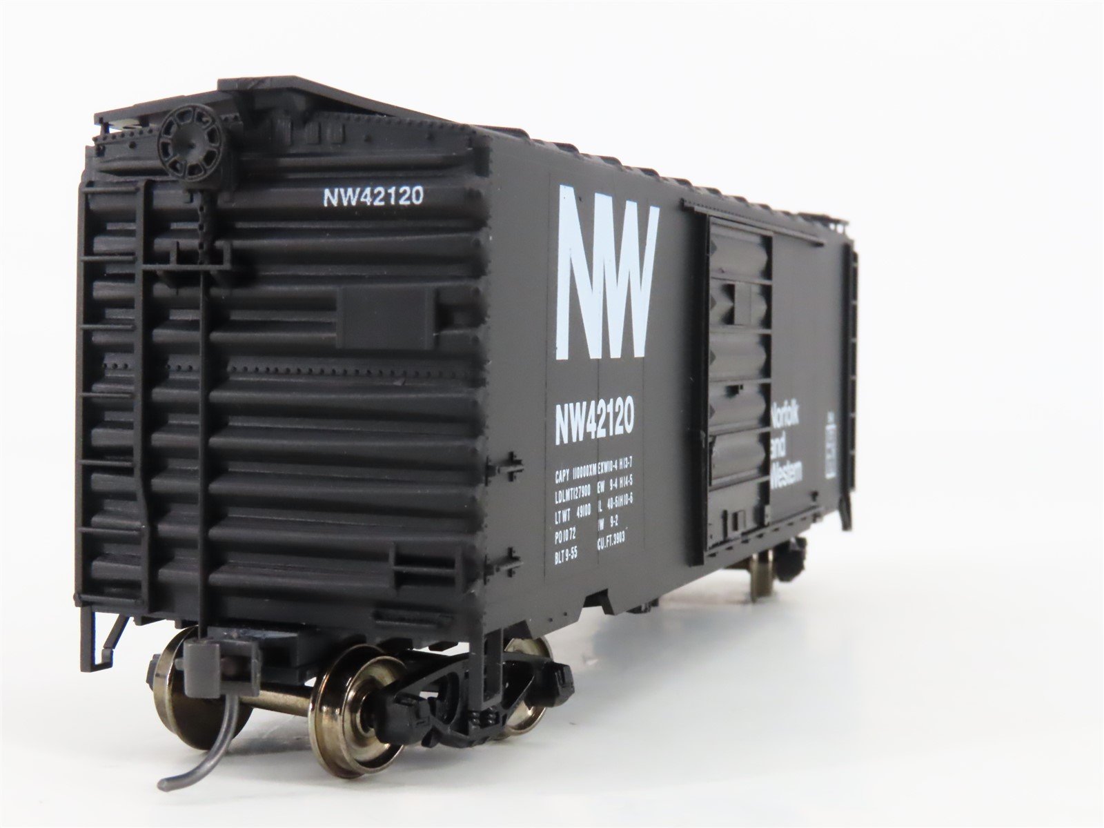 HO Scale Accurail 3415 N&W Norfolk & Western 40' PS-1 Box Car #42120 - Upgraded