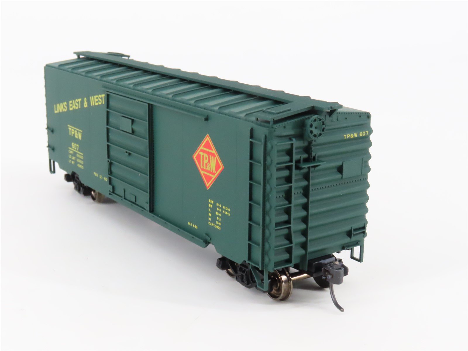 HO Accurail 3420 TP&W 