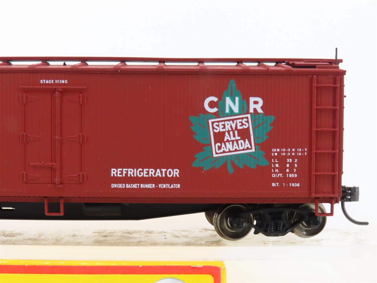 HO Scale Accurail 4807 CN Canadian National 40' Wood Reefer #208467 - Upgraded