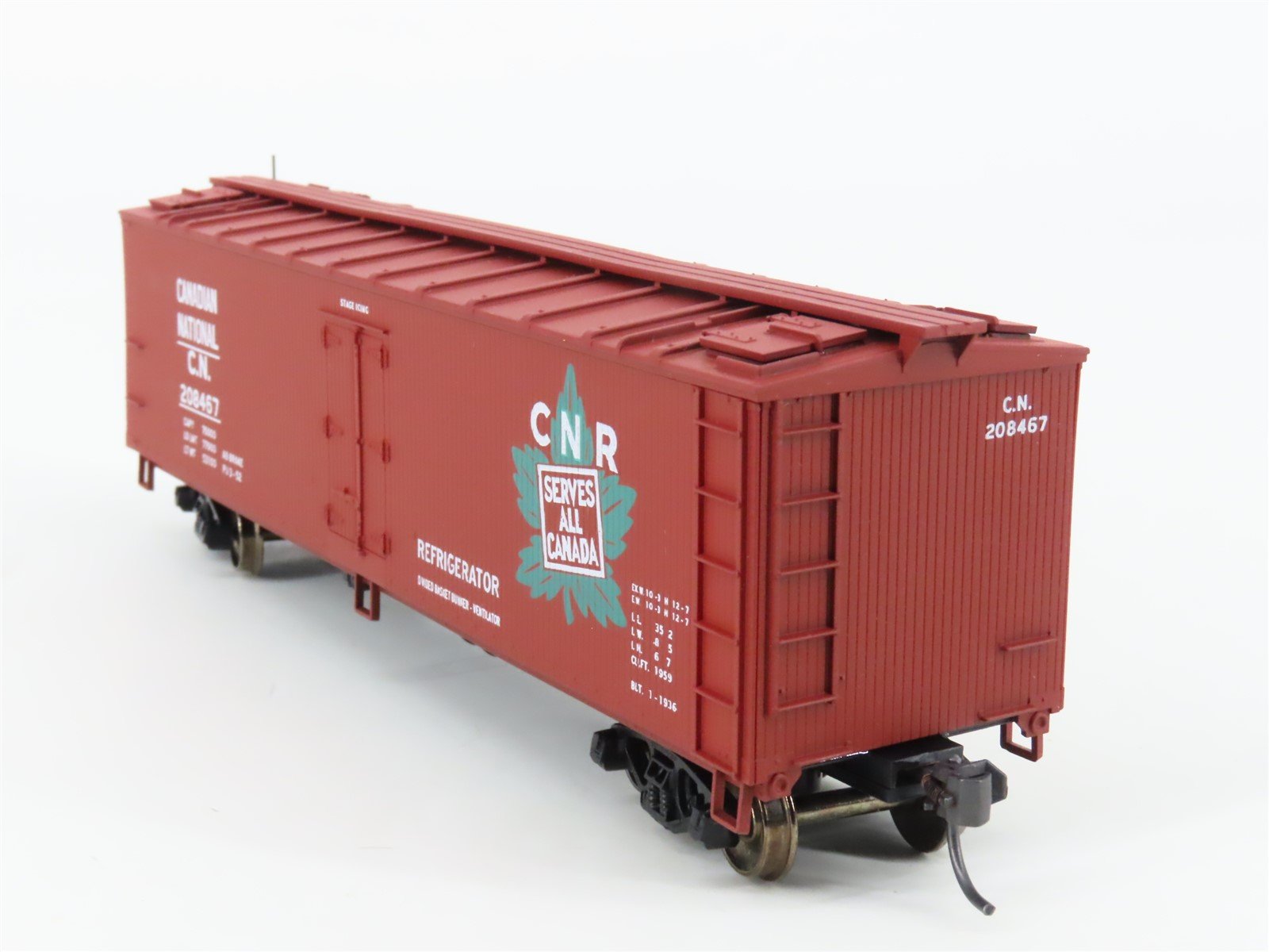 HO Scale Accurail 4807 CN Canadian National 40' Wood Reefer #208467 - Upgraded