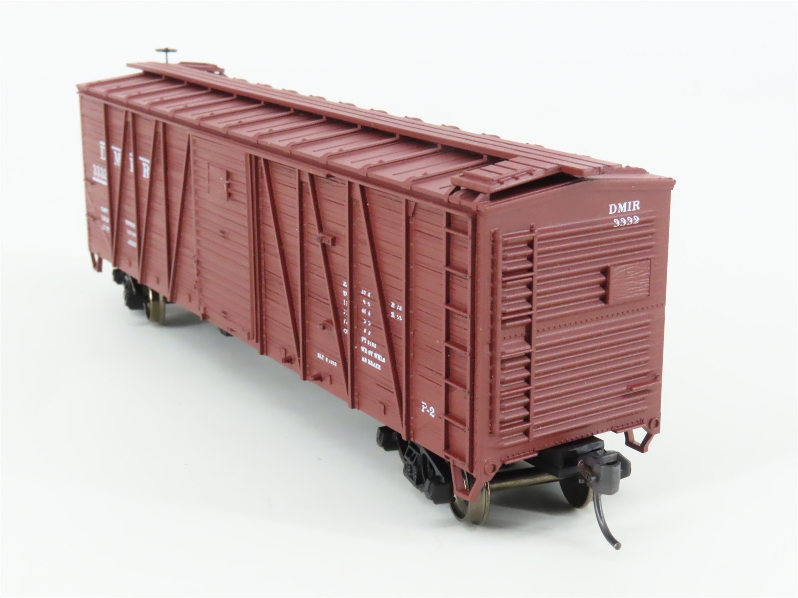HO Scale Accurail 4406 DM&IR Missabe Road 40' OB Wood Box Car #3332 - Upgraded