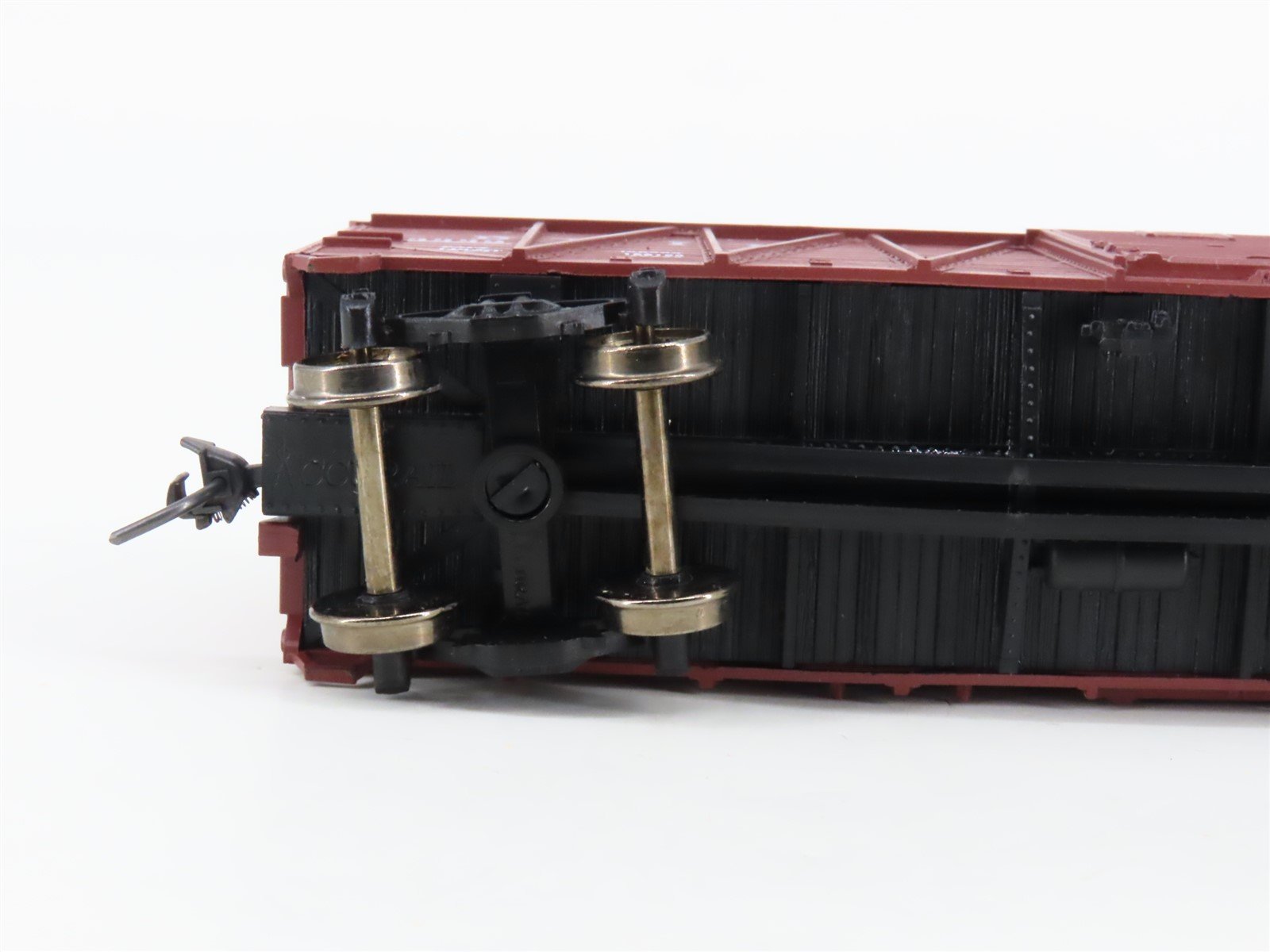 HO Scale Accurail 4406 DM&IR Missabe Road 40' OB Wood Box Car #3332 - Upgraded