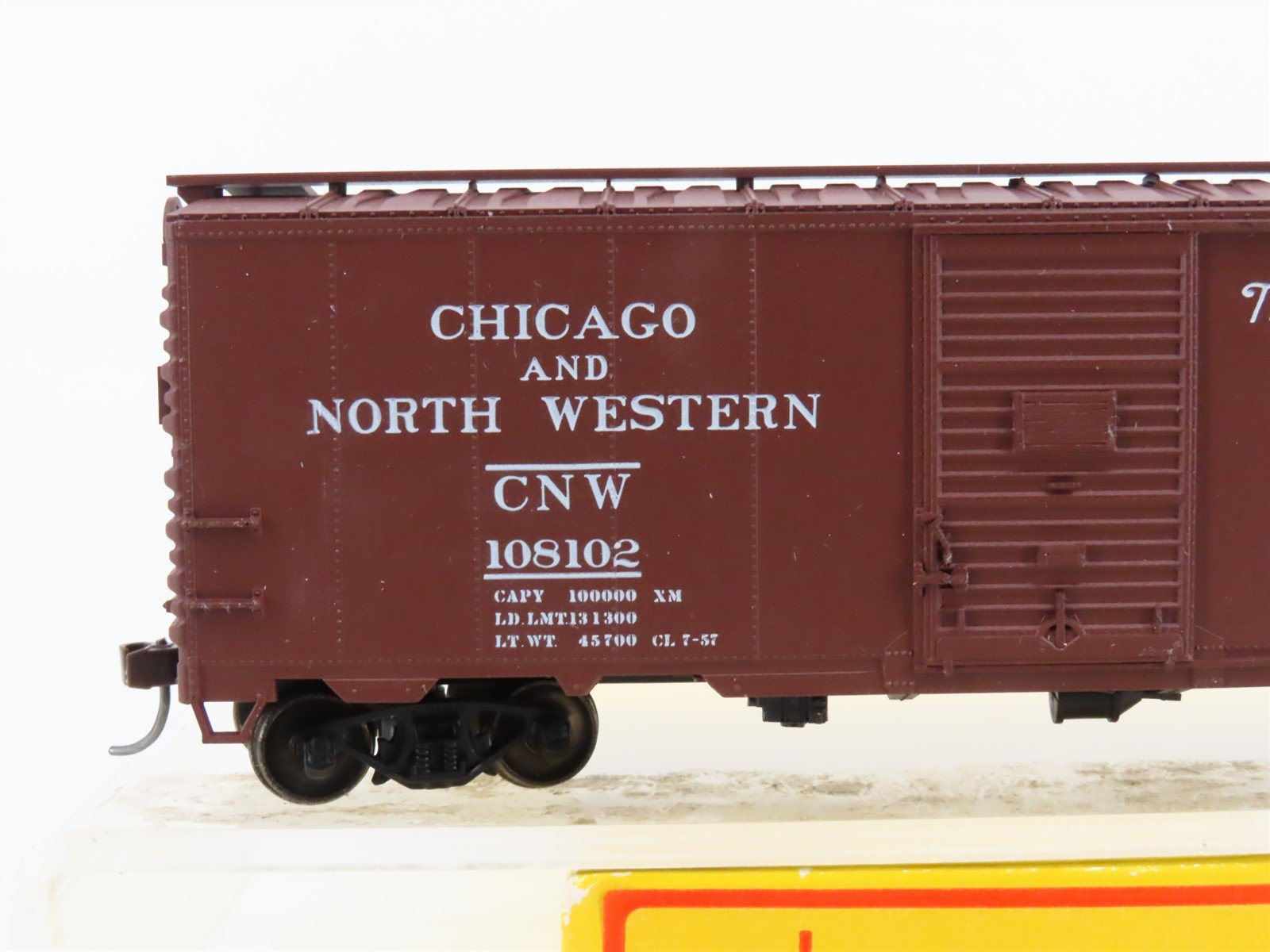 HO Accurail 3210 CNW 