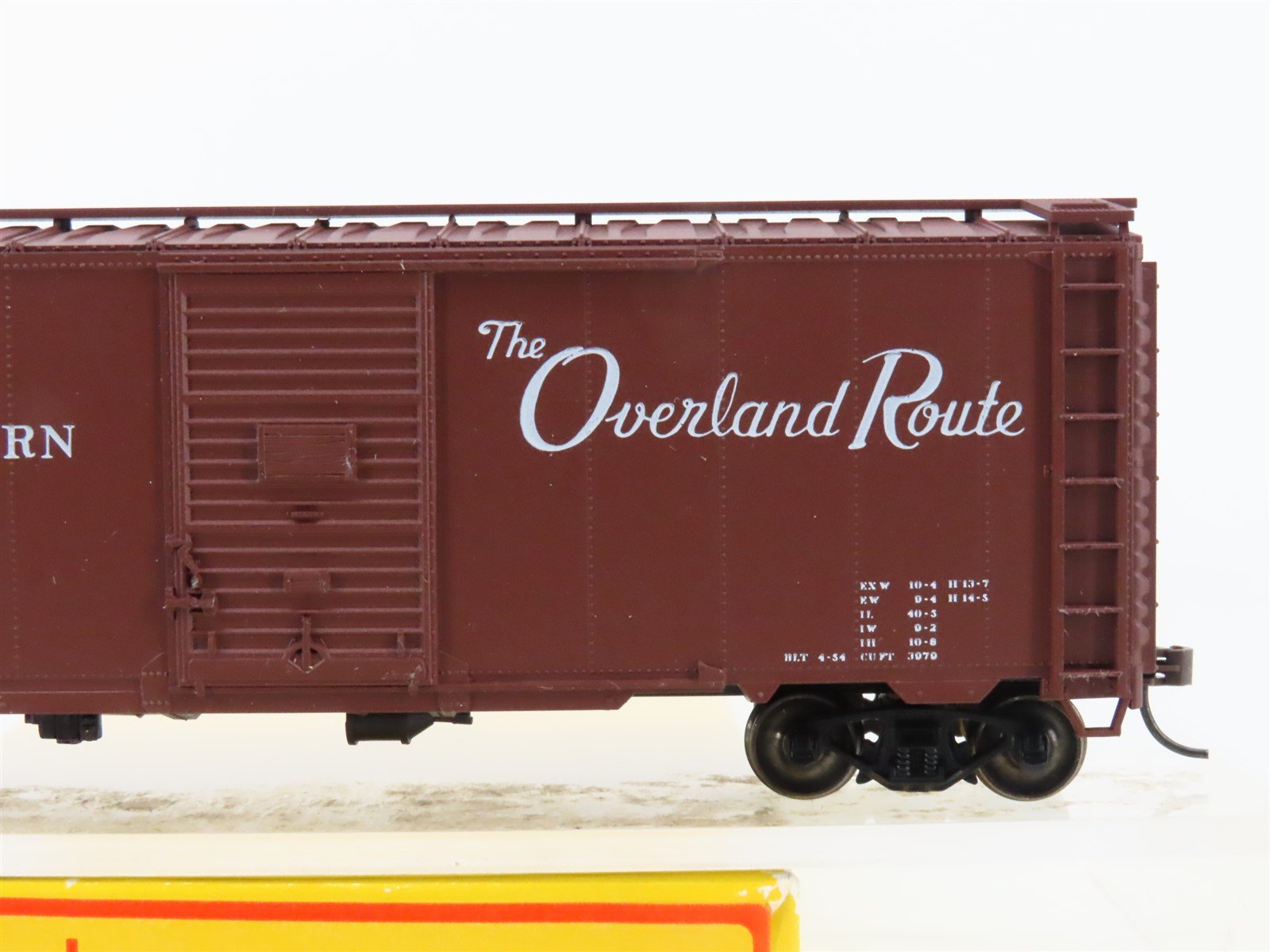 HO Accurail 3210 CNW 