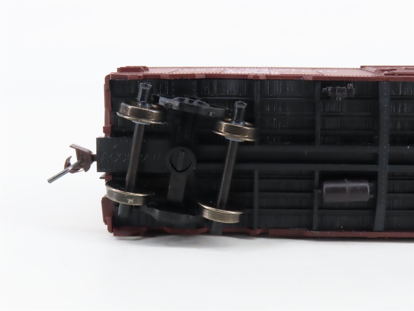 HO Accurail 3210 CNW 