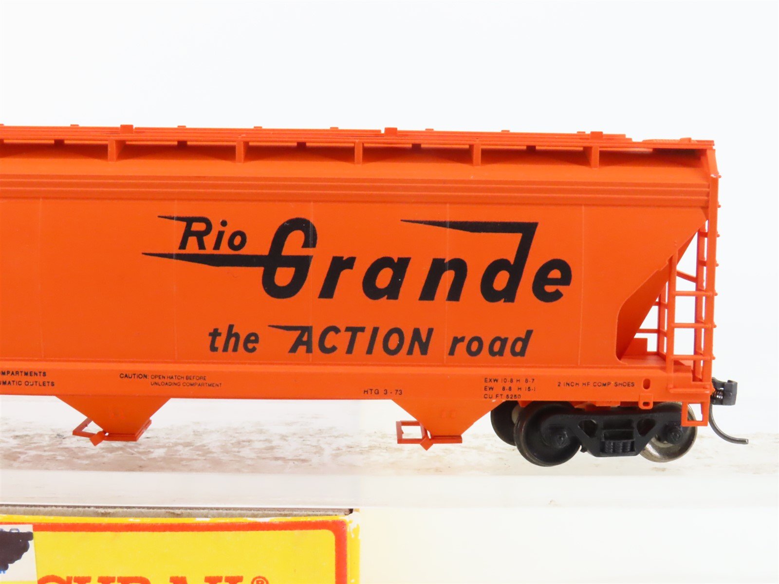 HO Accurail 2034 D&RGW Rio Grande ACF 3-Bay Covered Hopper #15590 - Upgraded
