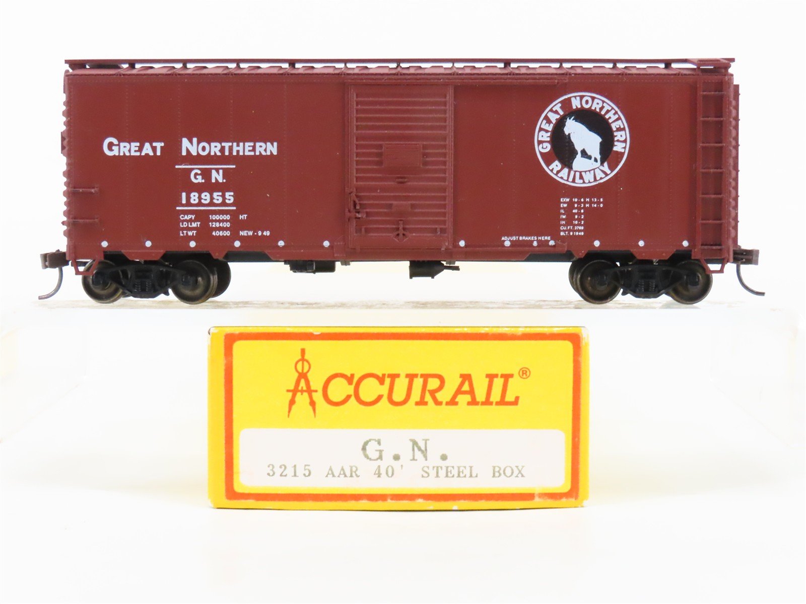 HO Scale Accurail 3215 GN Great Northern 40' AAR Steel Box Car #18955 - Upgraded