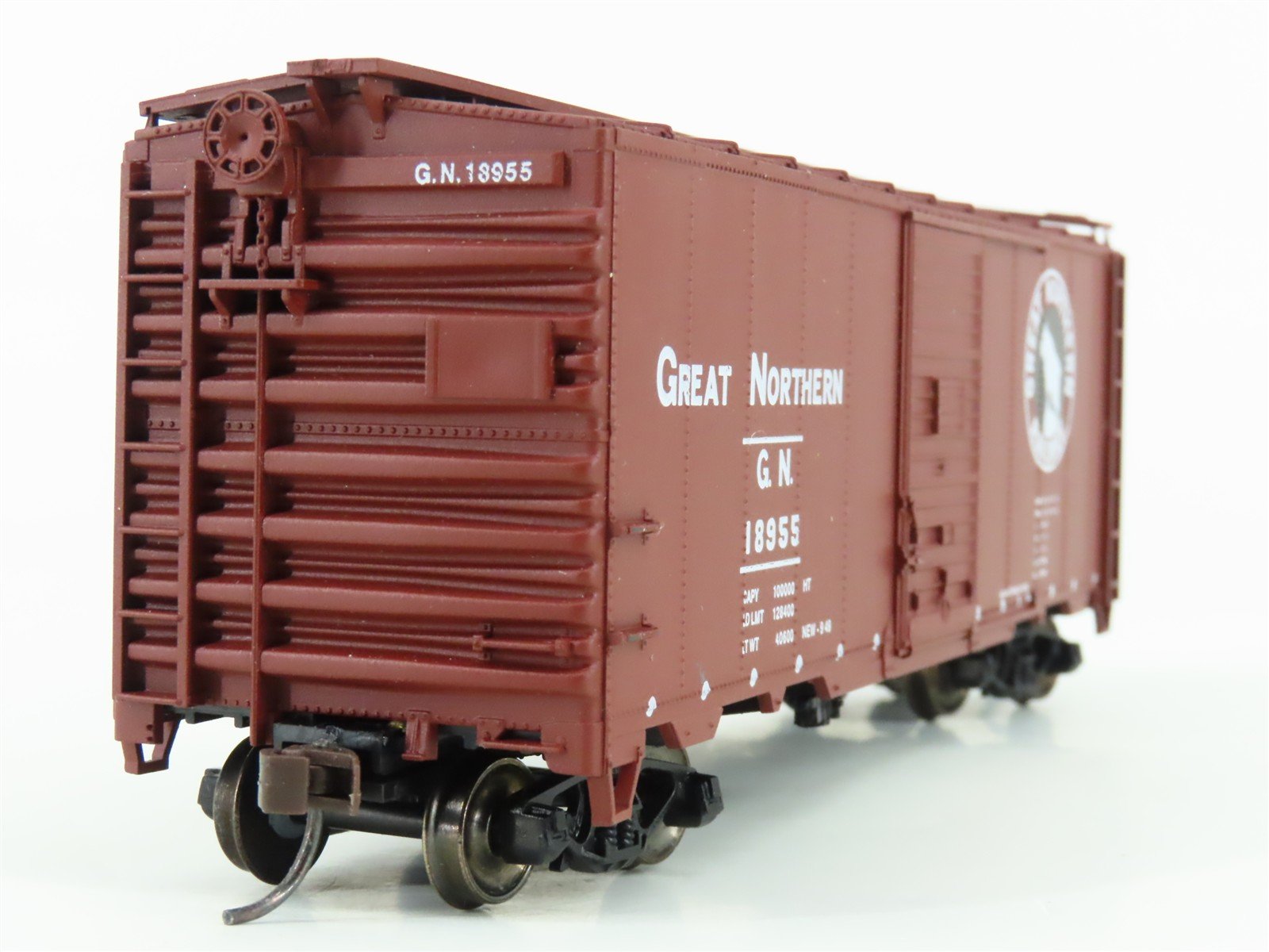 HO Scale Accurail 3215 GN Great Northern 40' AAR Steel Box Car #18955 - Upgraded